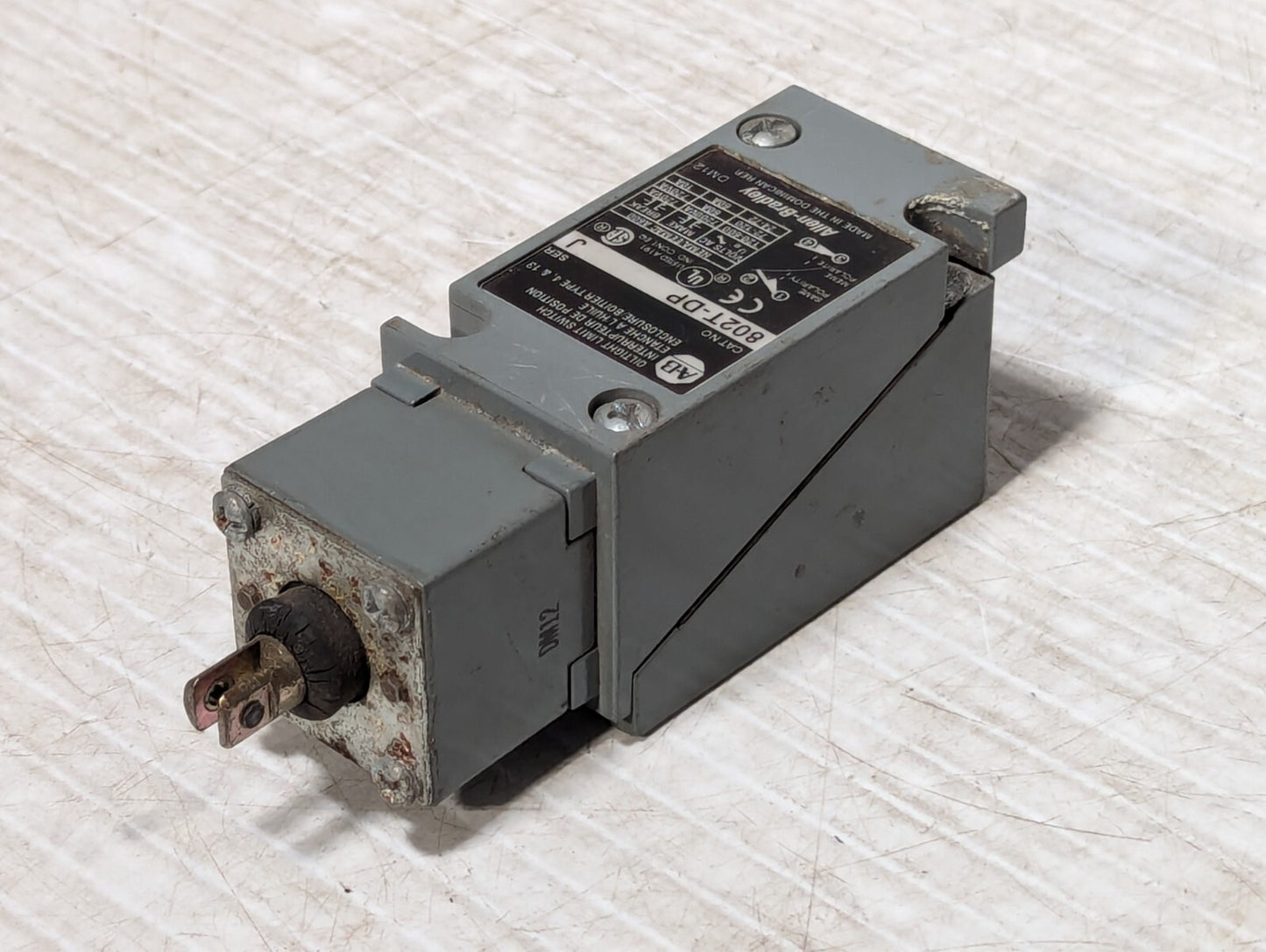 Allen Bradley 802T-DP Oil Tight Limit Switch Series J Nema Type 4 & 13