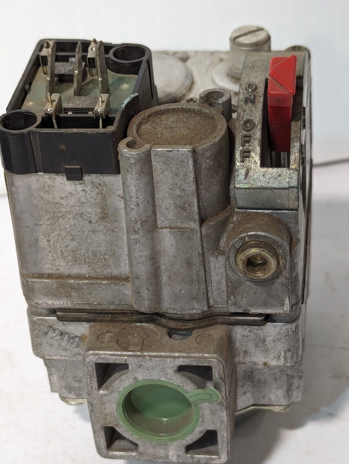 Robertshaw 7D1-D5B-029 Gas Valve, 24v, 1/2" inlet x 3/4" outlet - Free Shipping