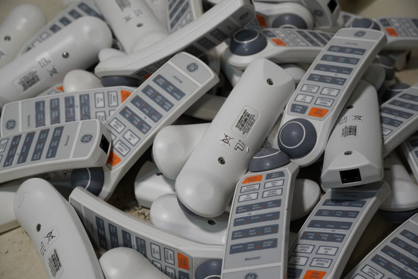Lot of 48 GE SOLAR 8000M/8000I remote controls/keypads