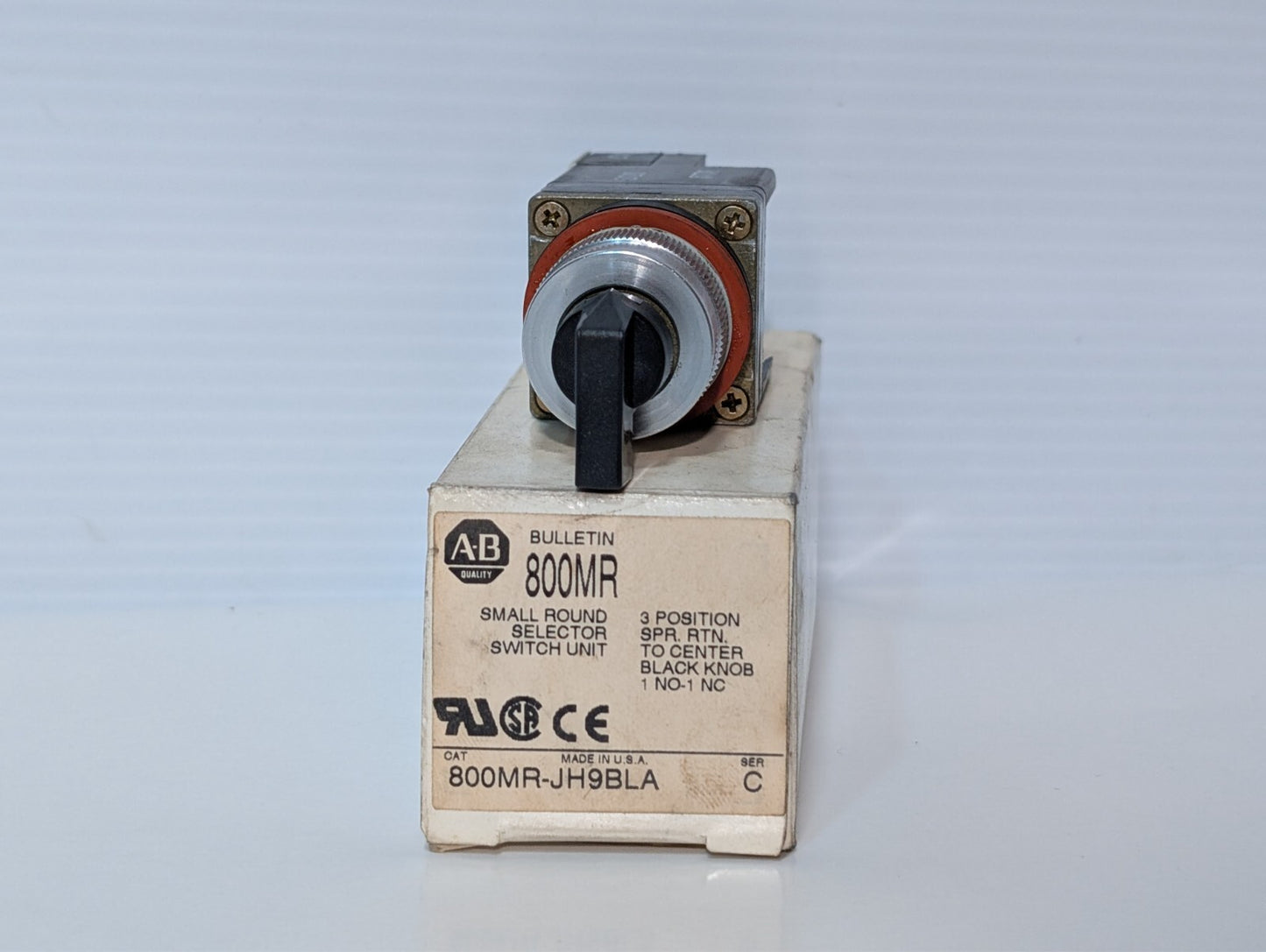 Allen Bradley 800MR-JX9B Ser. A 3 Pos Momentary Oil Tight Selector Switch