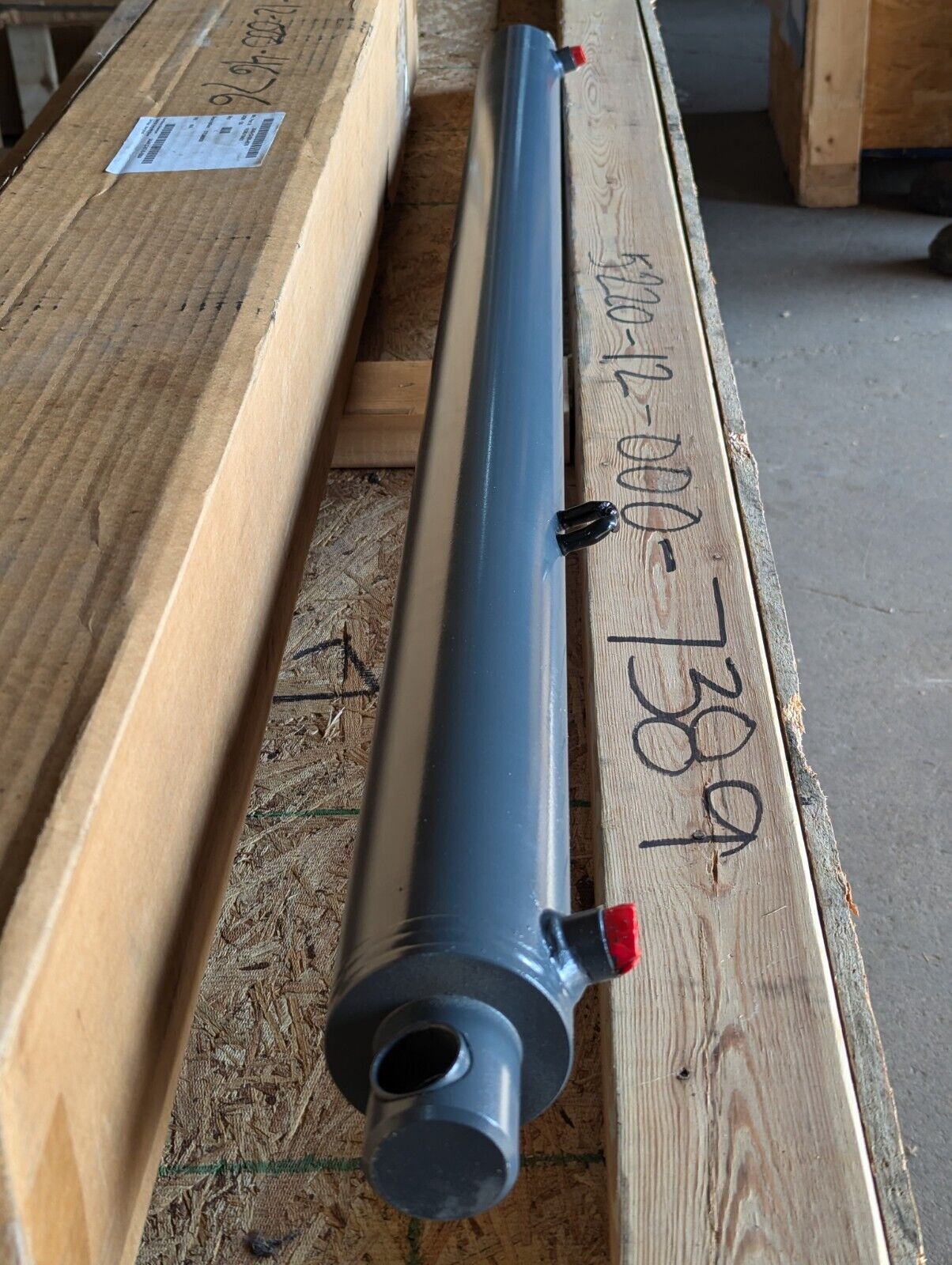 Exceptionally large cylinder with Aurora MM-16 T spherical rod end - Free Ship