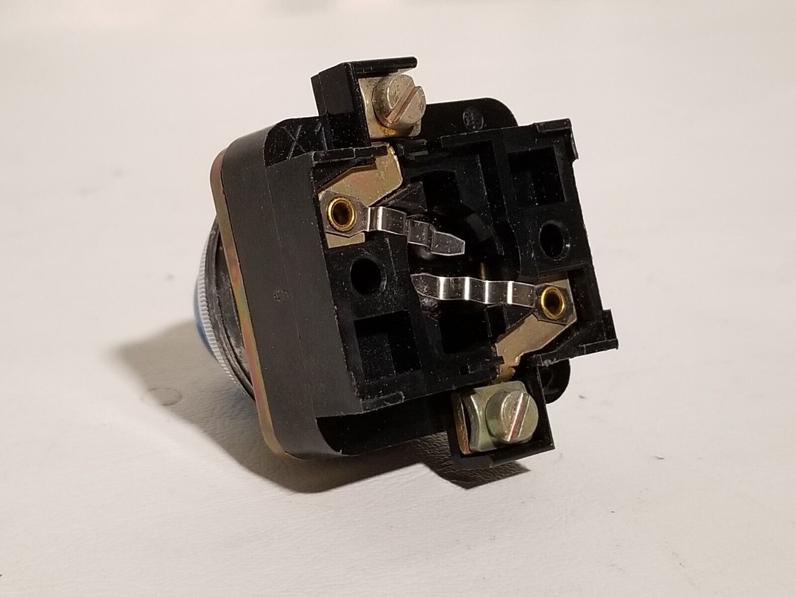 Telemecanique XB2-MV10. 240VAC max, blue pilot light