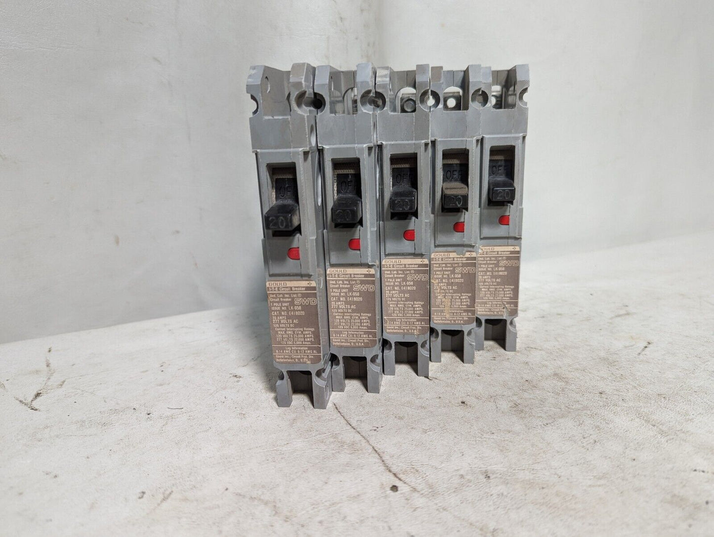 Lot of 5 ITE Gould E41B020 circuit breakers, 20A, 277VAC, 125VDC, 1 pole