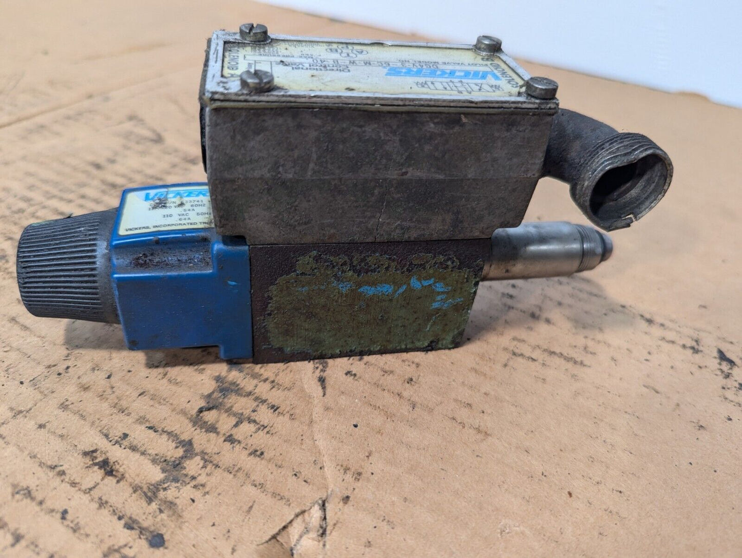 VICKERS PILOT VALVE, DG4V-3-6C-M-W-B-40 - Free Shipping