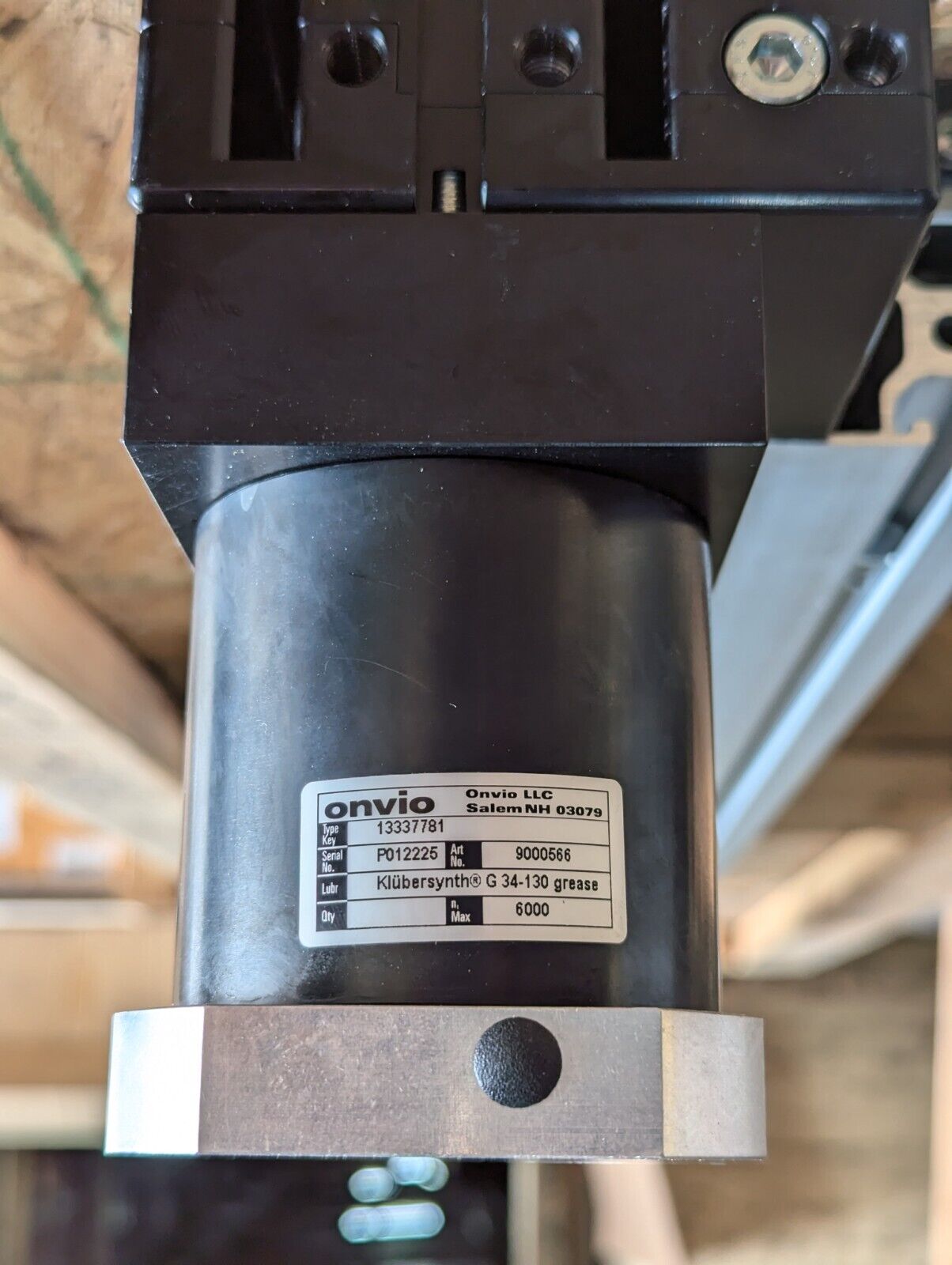 Macron 8676A01 Linear Rail Actuator w/Onvio 9000566 Reducer / 3915-11-000-0415