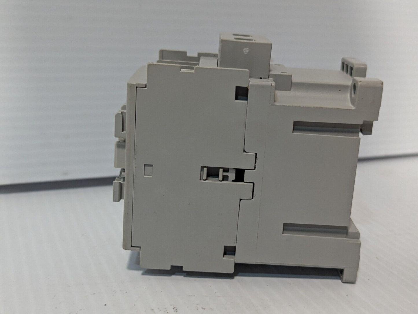 Allen Bradley 100-C09EJ10 IEC Contactor, 24 VDC Coil, 100-C09E*10, New with Box