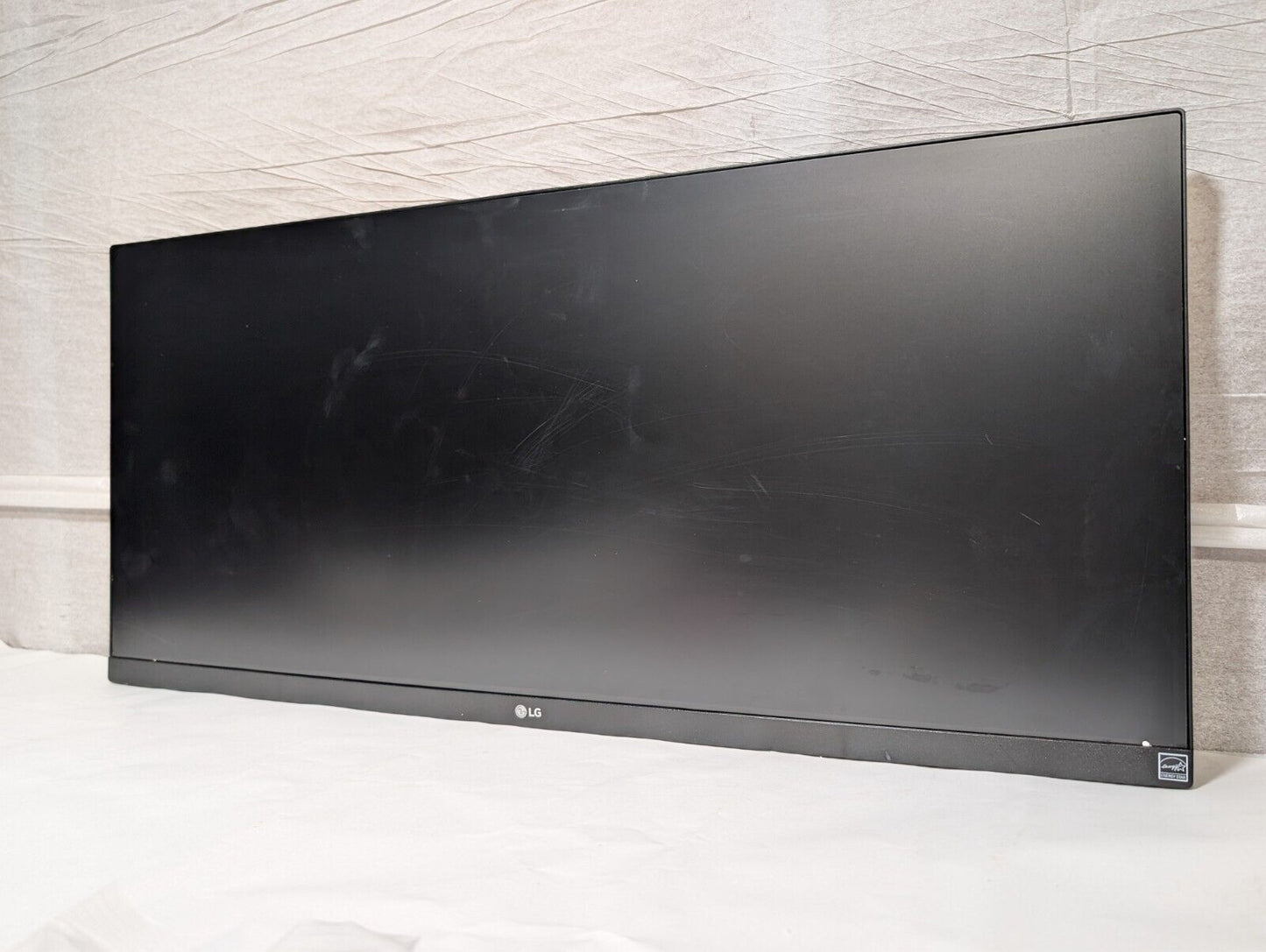 (Scratched) LG 29" UltraWide Full HD LED-LCD Monitor 29BQ650-W W/ Accessories
