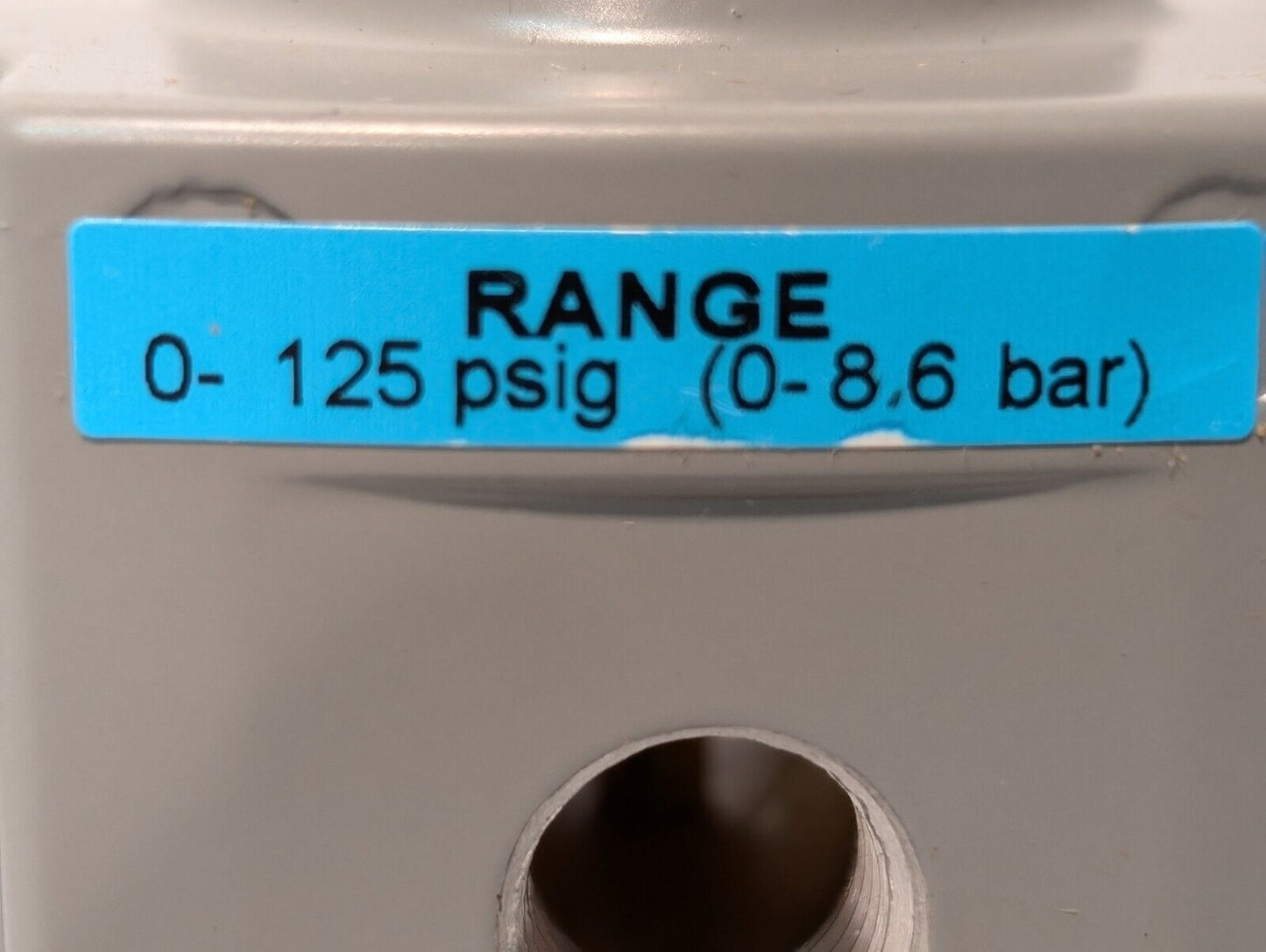Wilkerson R18-04-F0G0B Air Pressure Regulator w/Pressure Gauge - Free Shipping