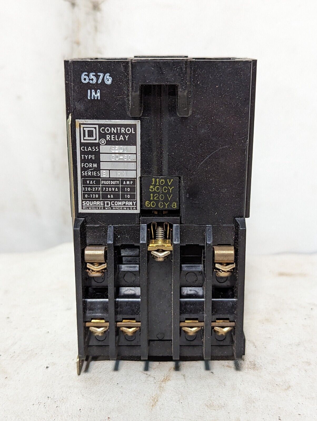 Square D 8501GO60 control relay, 110/120VAC coil