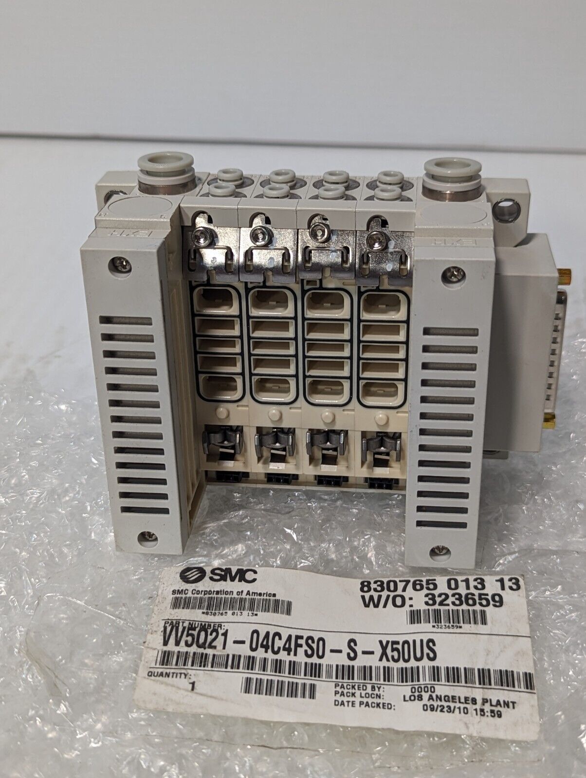 SMC VV5Q21-04C4FS0-S-X50US Valve Manifold Plug In - Free Shipping