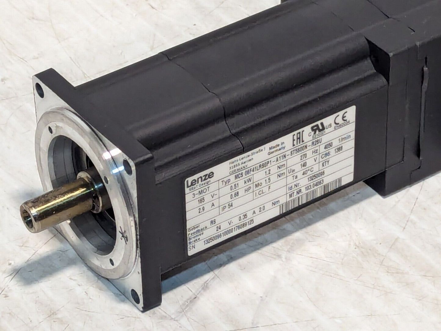 Lenze MCS 06F41LRS0P1-A11N-ST5S00N-R2SU Servo Motor, 4050rpm, 165v, 0.68hp