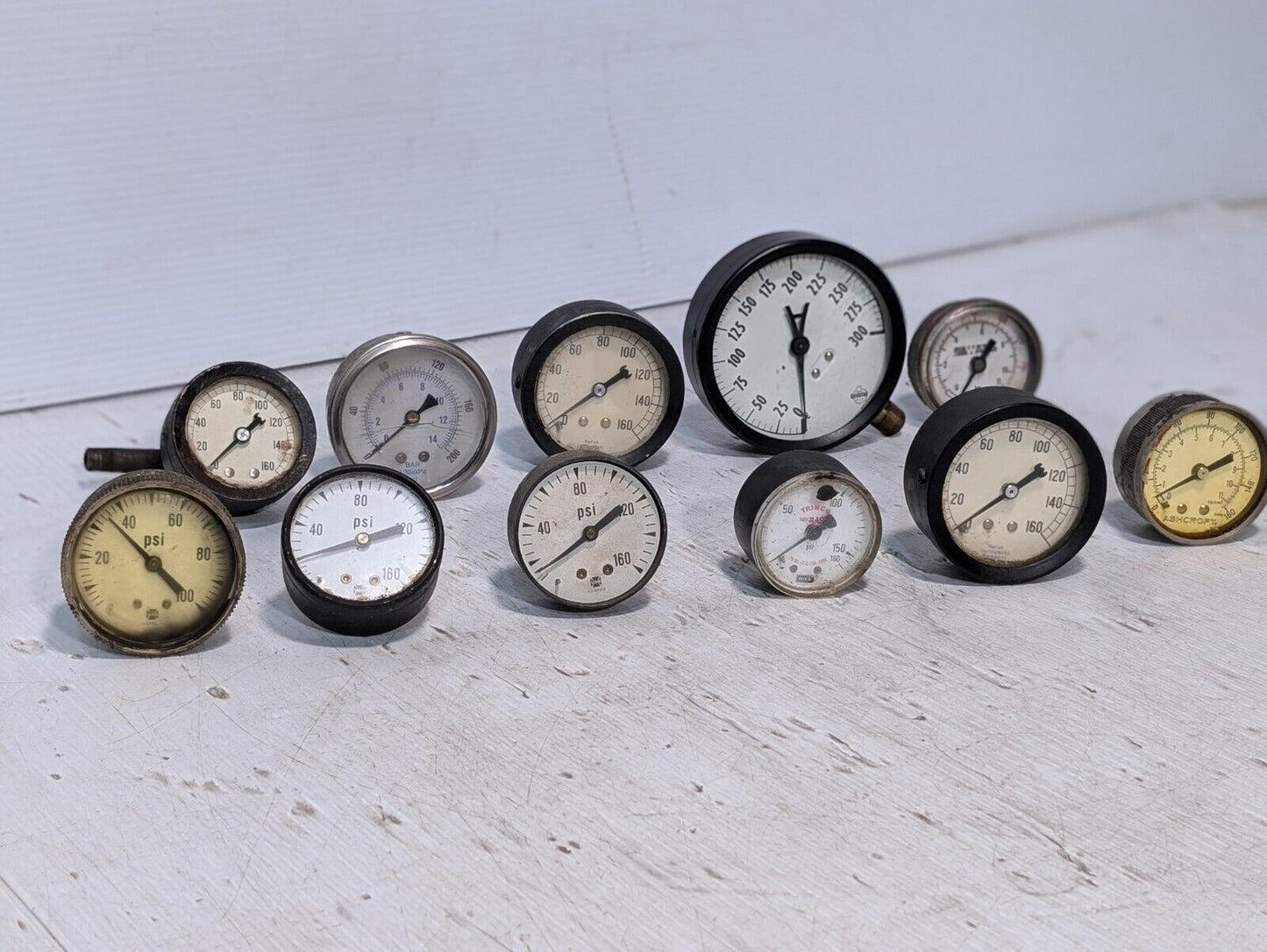 Lot of 11 Pressure Gauges, Assorted Brands and Sizes - Free Shipping
