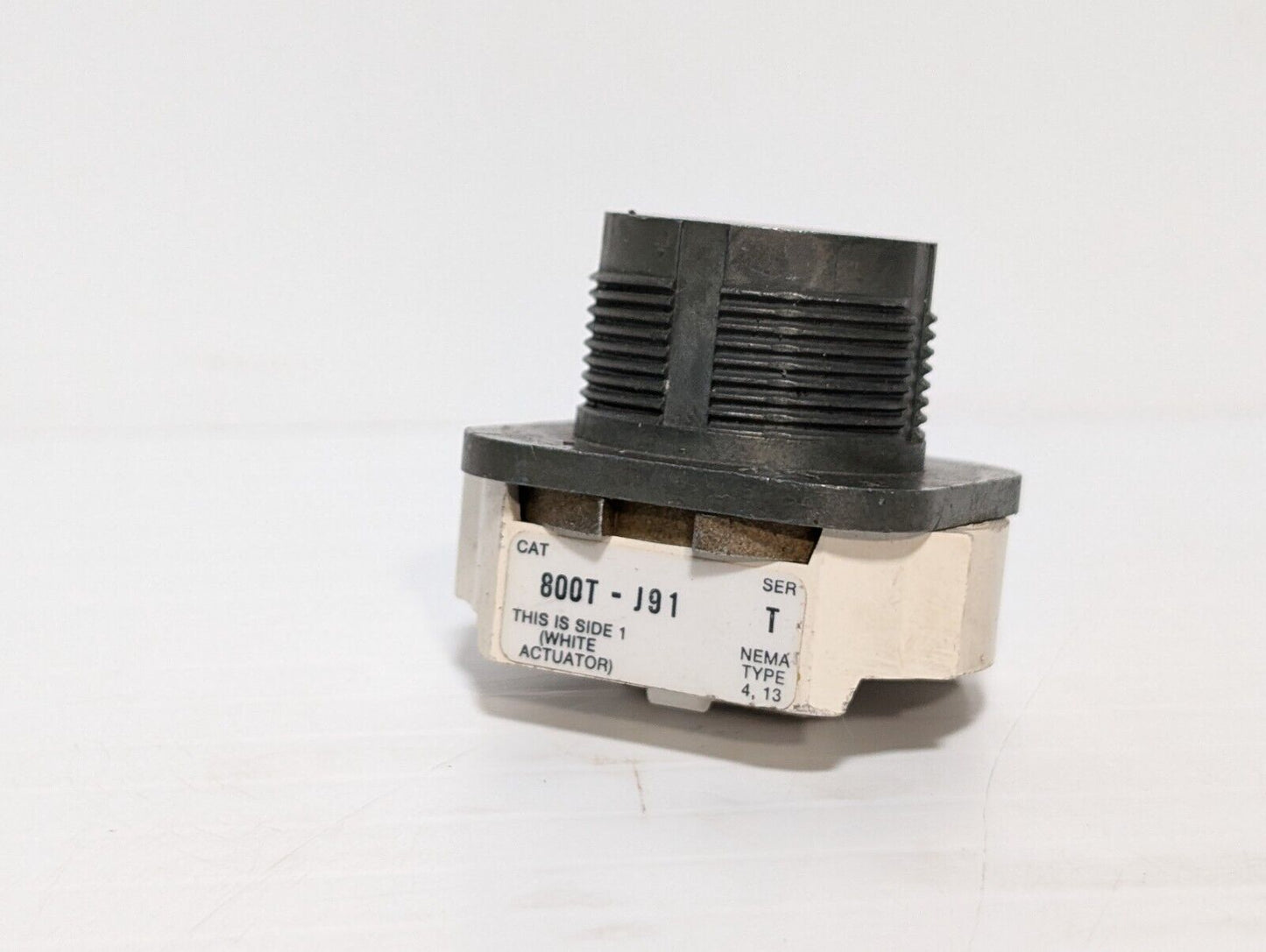 Allen Bradley 800T-J91 Selector Switch, Ser T, 3 Position, w/o Cap/Knob, 30.5mm