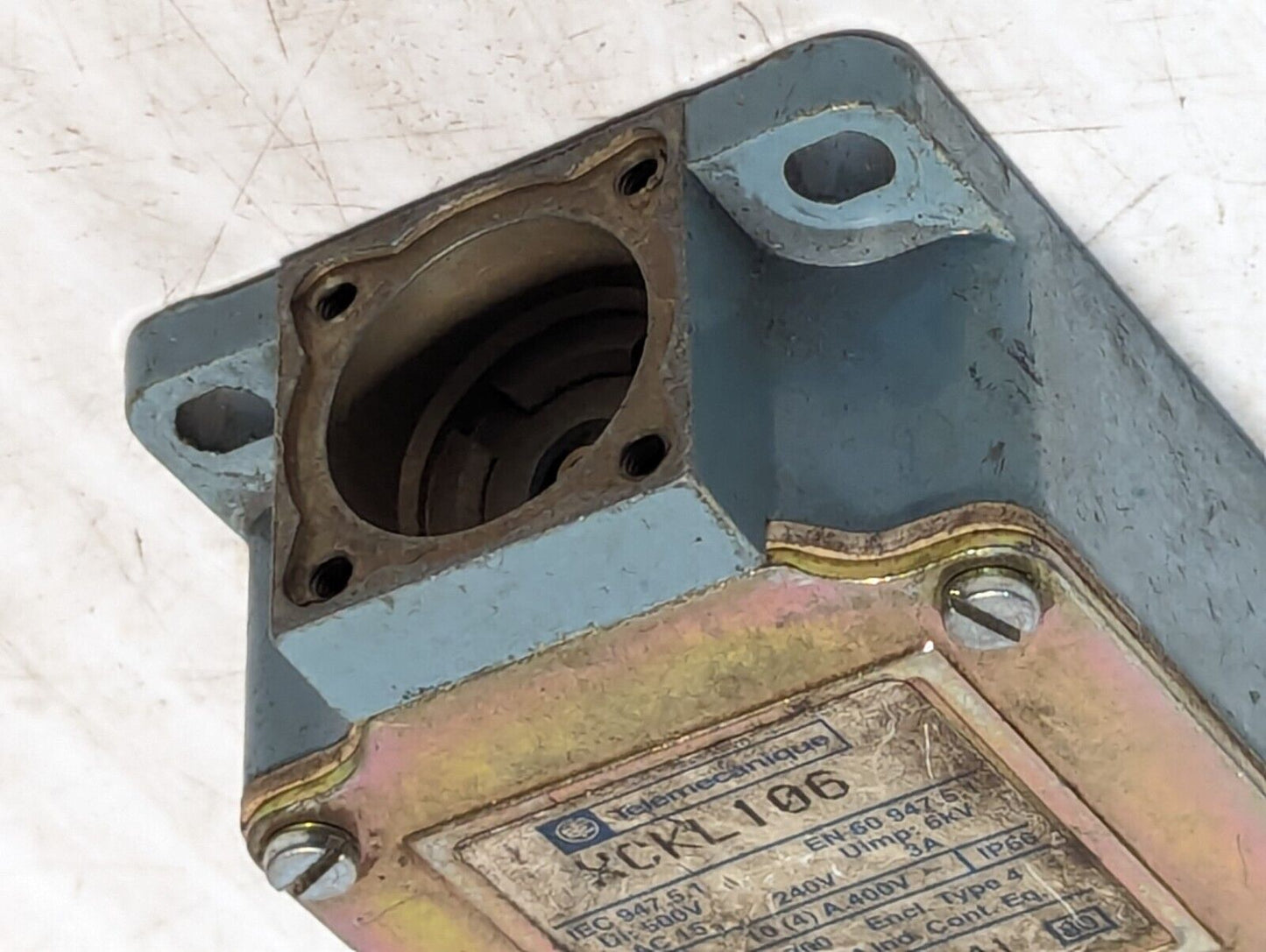 Telemechanique XCKL106 LIMIT SWITCH, Specs In Pics - Free Shipping