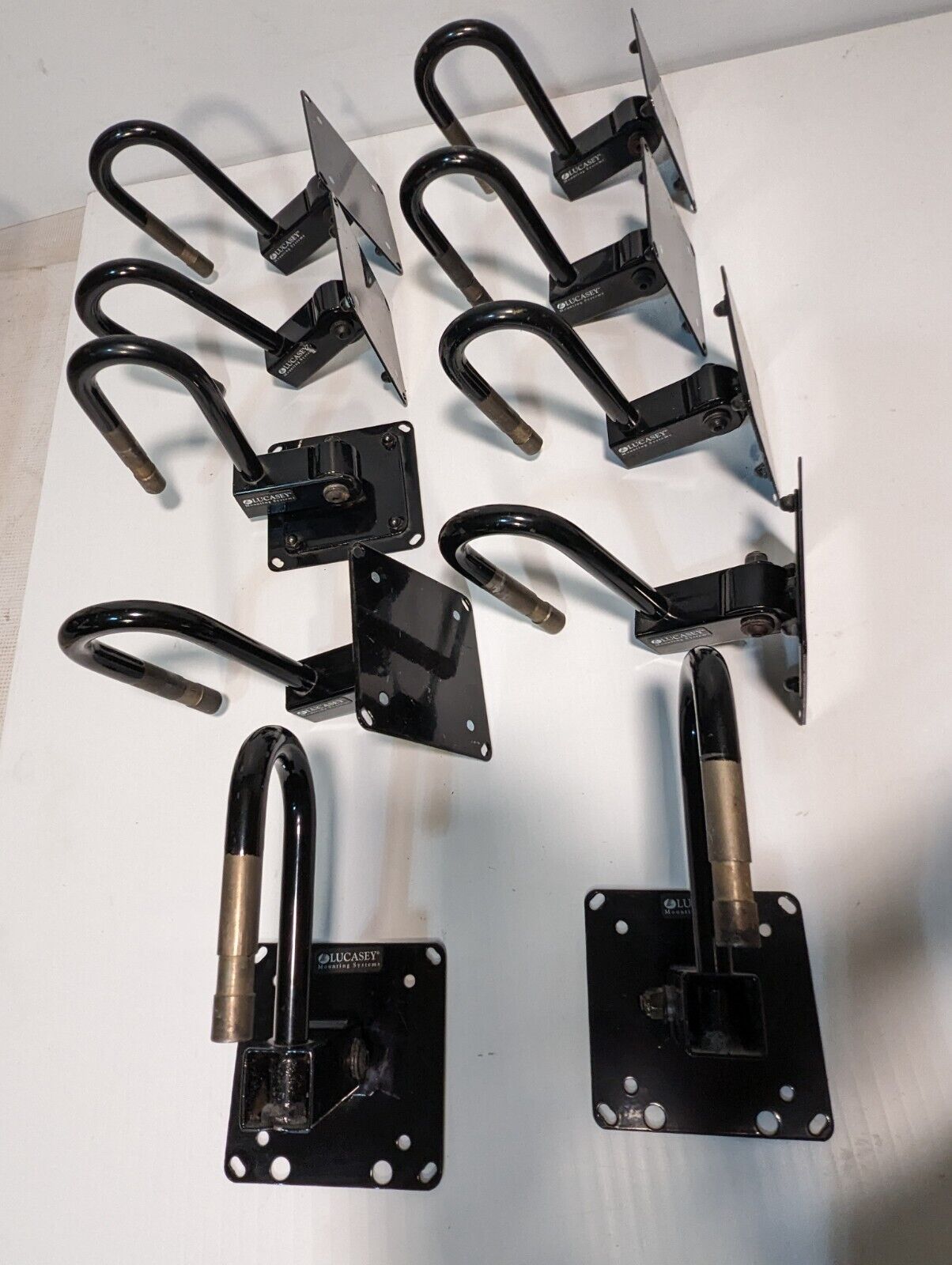 Lucasey LCIL200 hook mount for up to 32" flat panel screens - Free Shipping