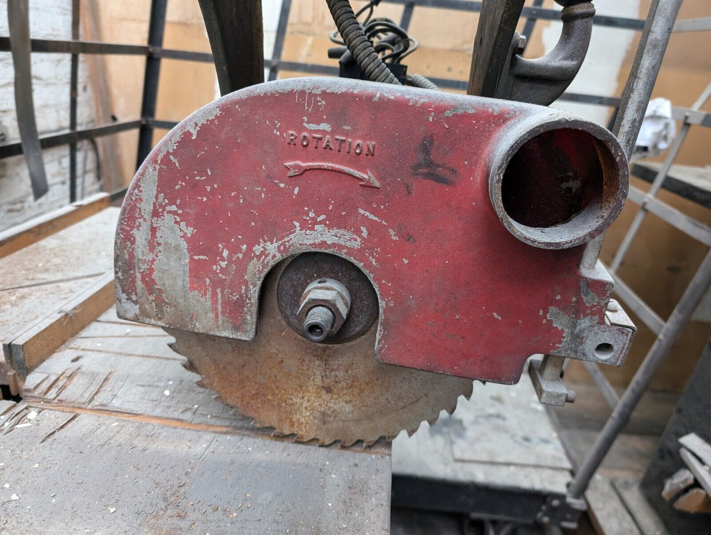 Walker-Turner Radial Arm Saw RA551 Centro Pivot Vintage Manufacturing Equipment