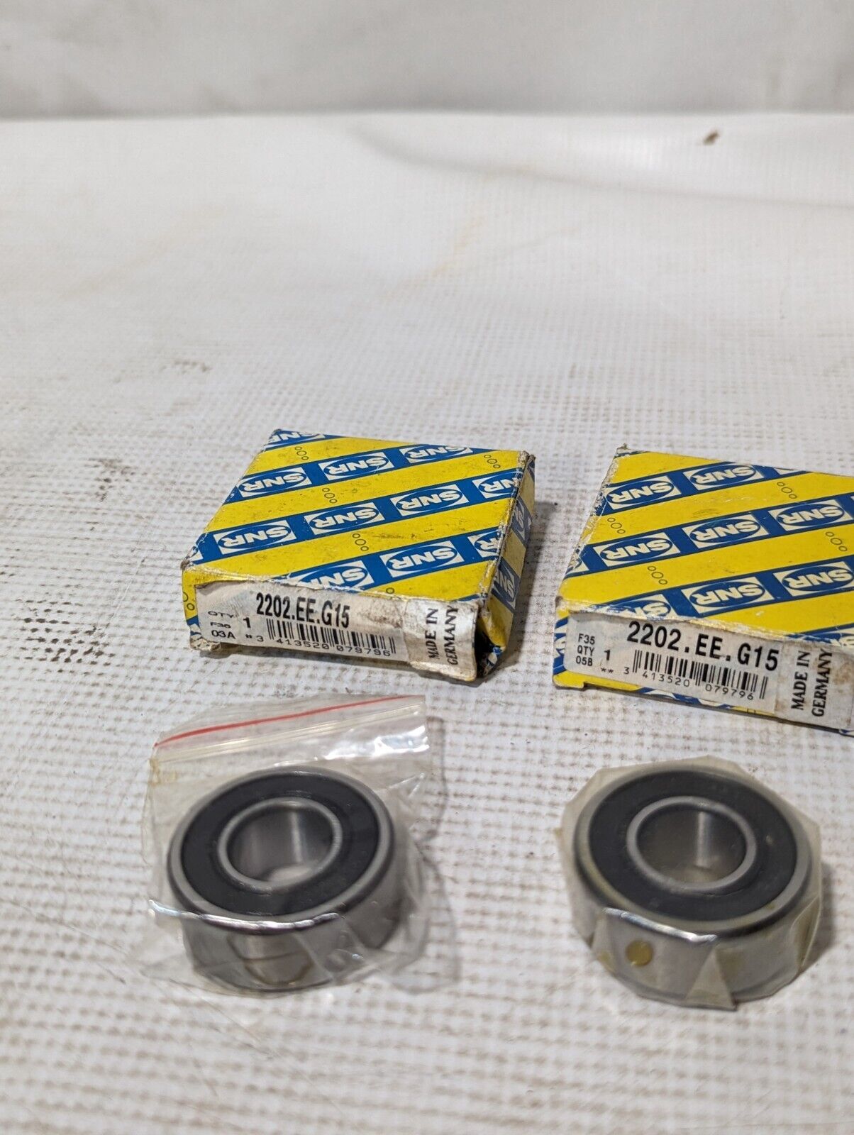 SNR 2202EEG15 Self Aligning Double Row Ball Bearing 35x15x14mm