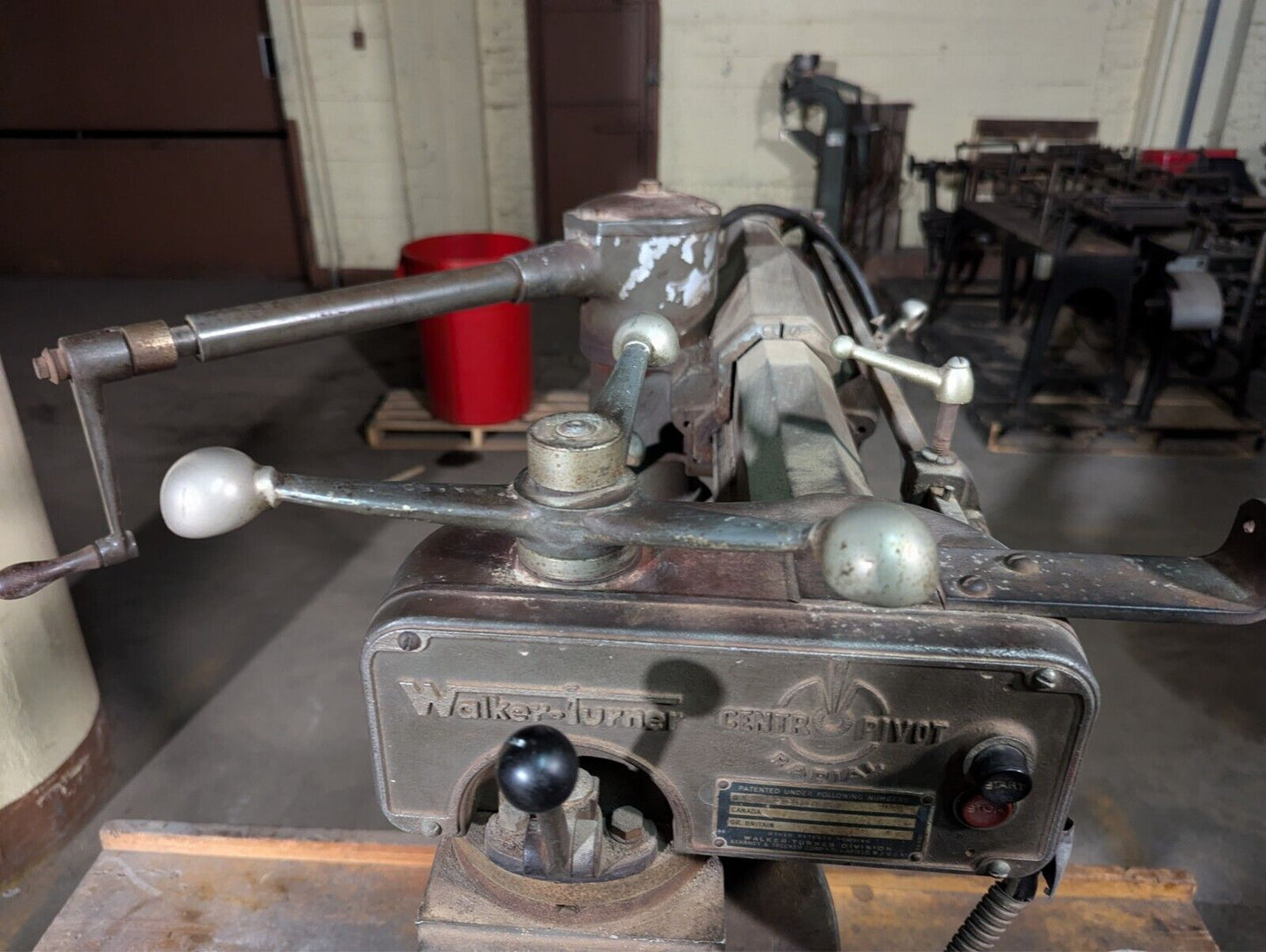 Walker-Turner Radial Arm Saw RA551 Centro Pivot Vintage Manufacturing Equipment