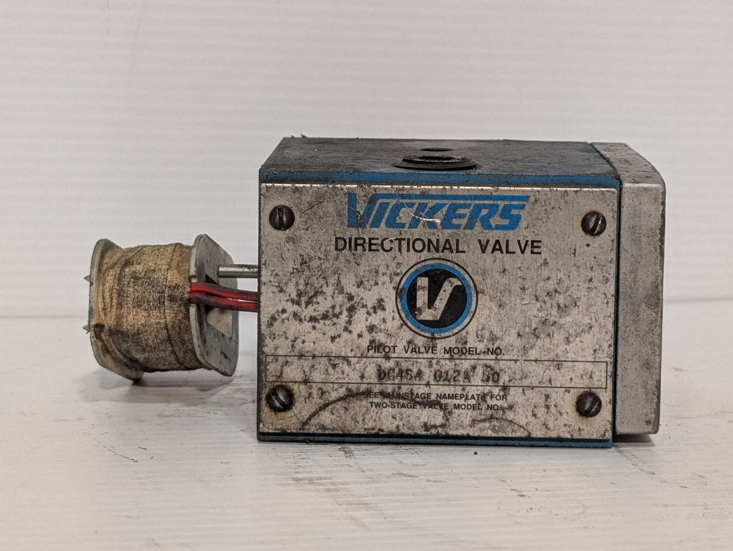 Vickers DG4S4 012A 50 Directional Control Pilot Solenoid Valve Two-Stage