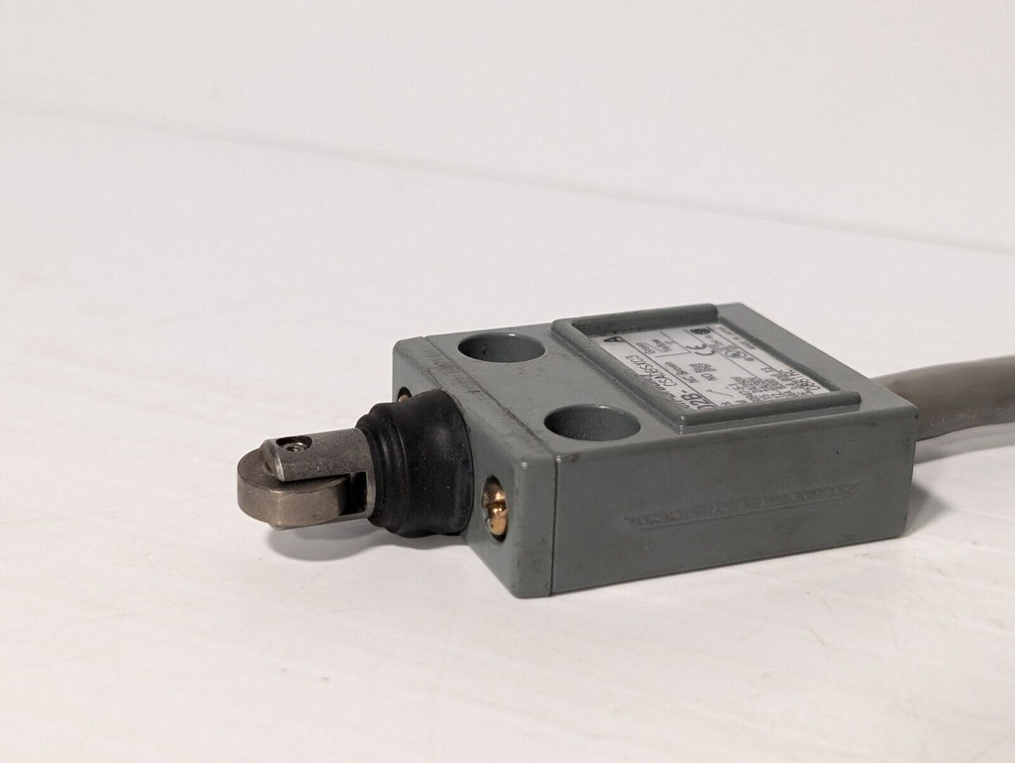 Allen Bradley 802B-CSADBSXC3 Compact Top Push Roller Limit Switch