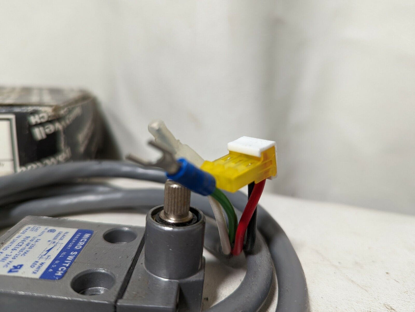 Micro Switch 914CE16-3N1 snap action limit switch