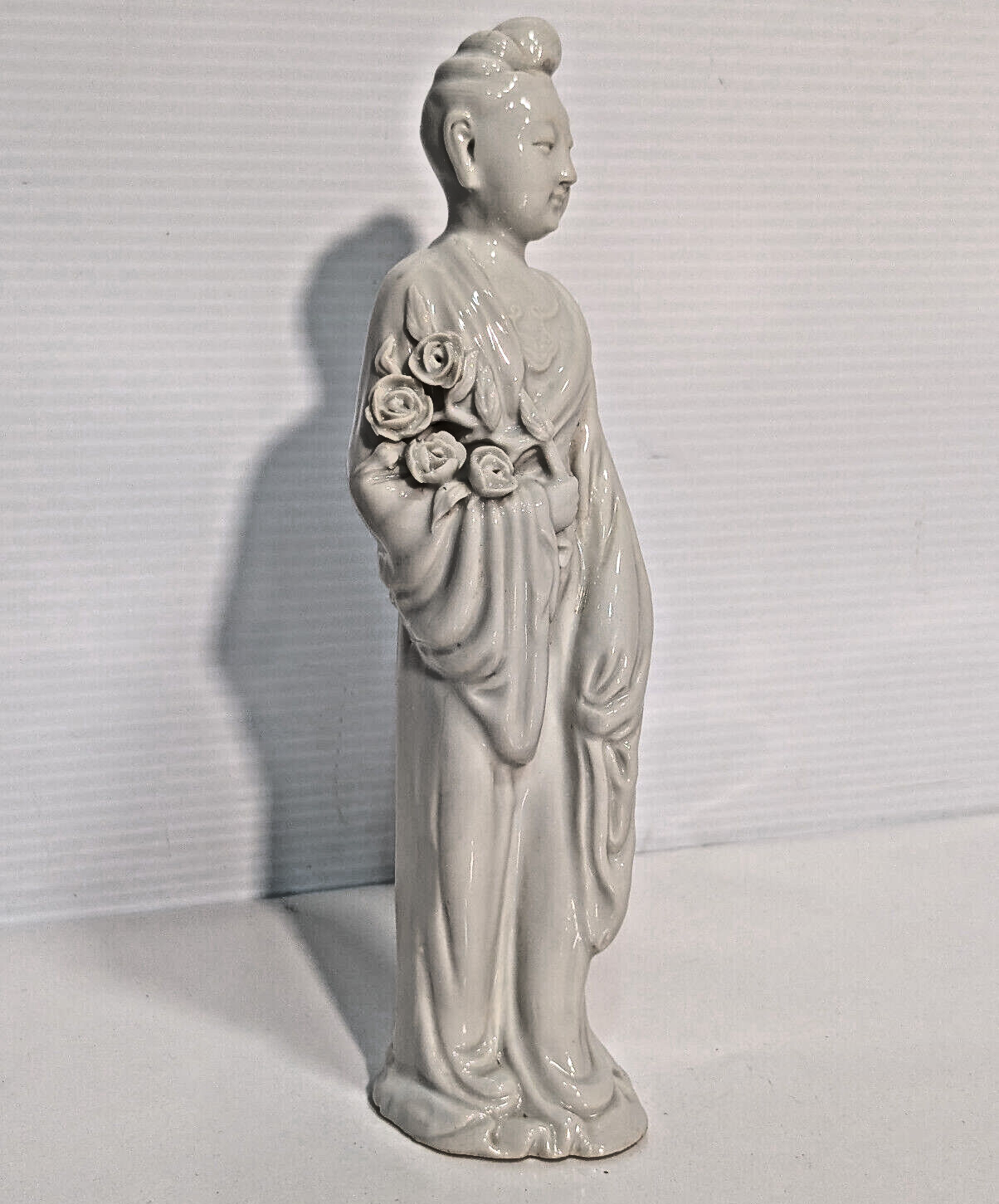 Vintage Antique Blanc De Chine White Porcelain Collectable Figurine Woman Roses
