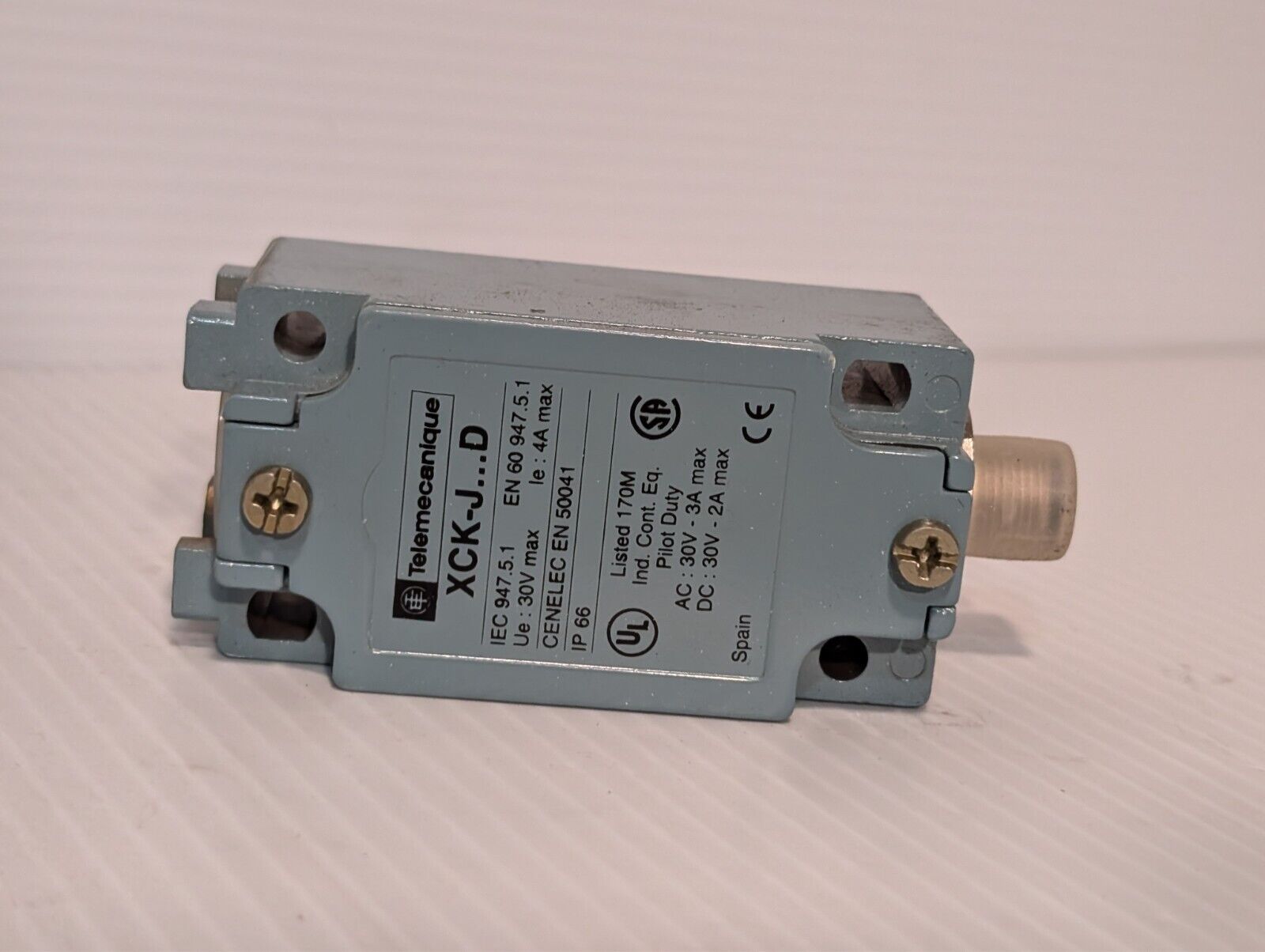 Telemecanique ZCKJ1D Limit Switch Body 038875 2-Pole 1NC+1NO Metal Fixed-Type