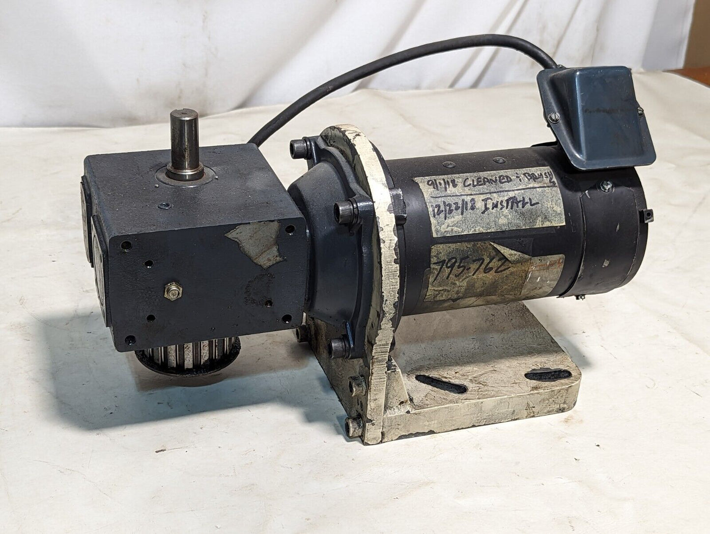 Unknown DC motor with Hub City 184 speed reducer, maybe Fincor 5009324 variable