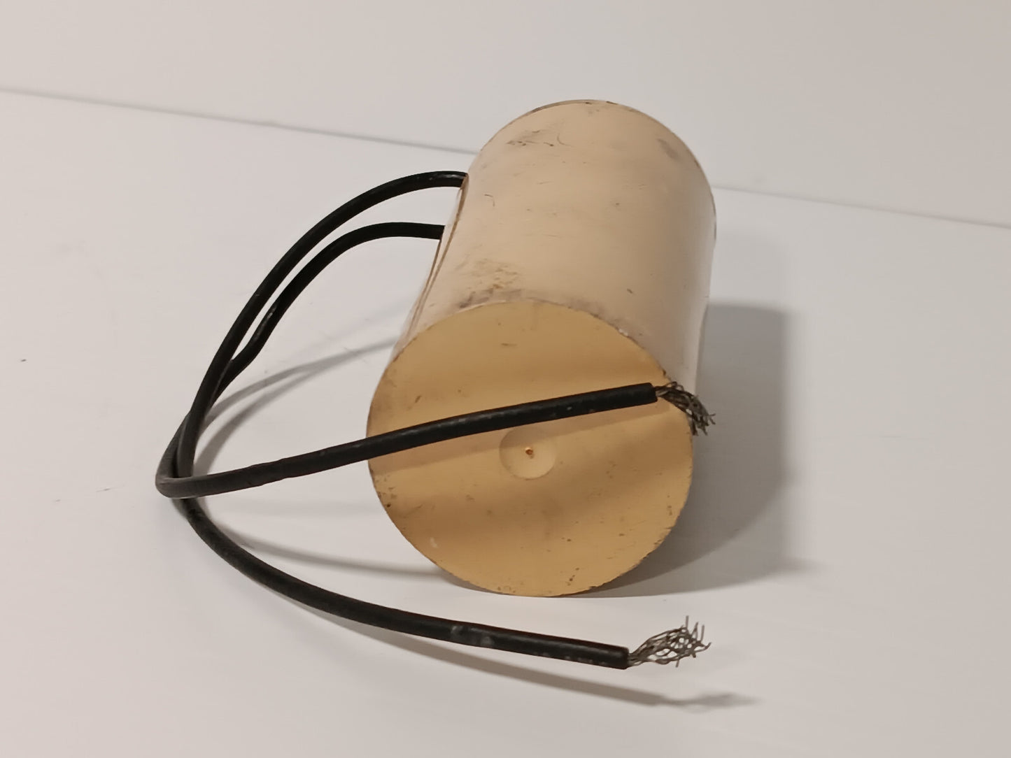 Advance Transformer Co. 7C225 Capacitor, 22.5 MFD, 300 VAC, 50/60Hz
