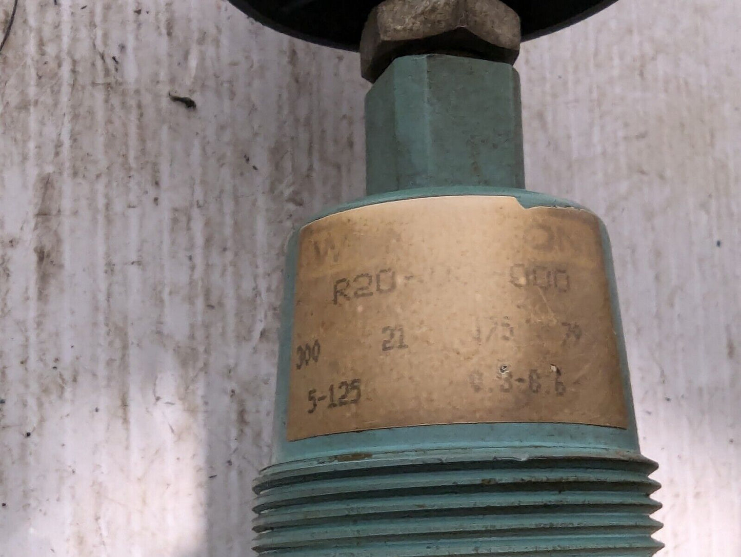 Wilkerson R20-02-000 Regulator w/unidentified Attachment+Returns