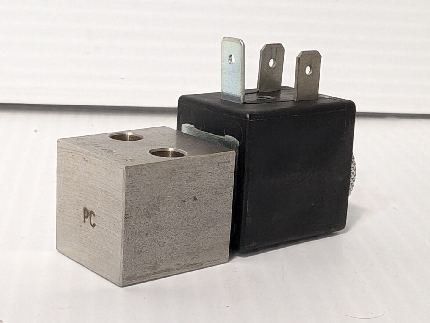 06 211 H04 45 Solenoid Coil Valve, 12V=5W - Free Shipping