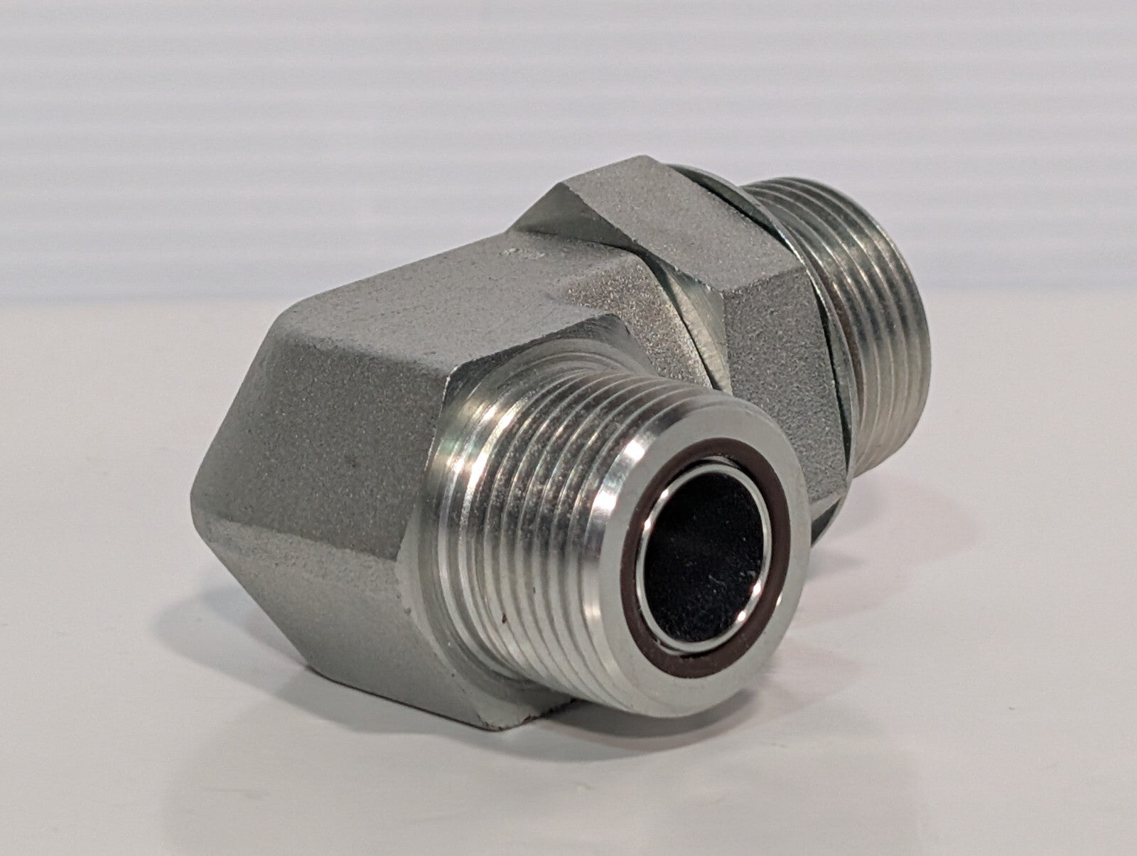 Sullair 02250152-544 Elbow Replacement Part 90, 1" SAE x 3/4" ORFS