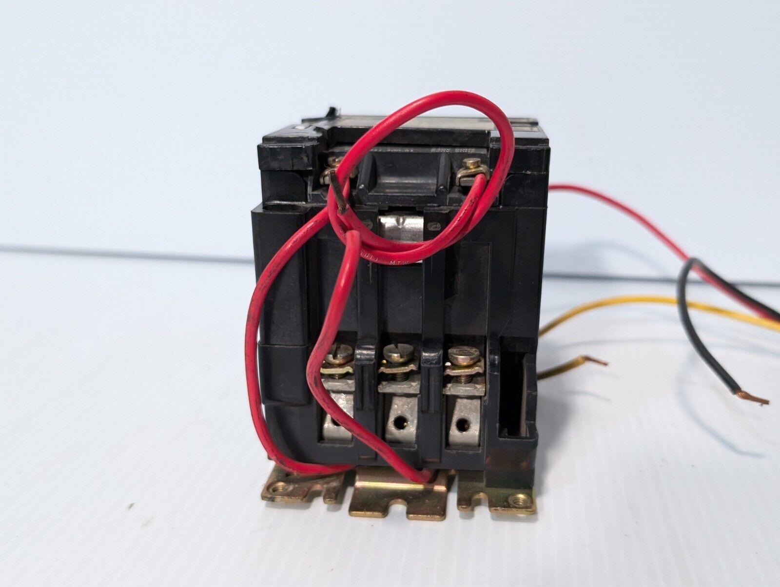 Square D 8536SBG2 motor starter, NEMA sz 0, 3HP, 220/240VAC coil