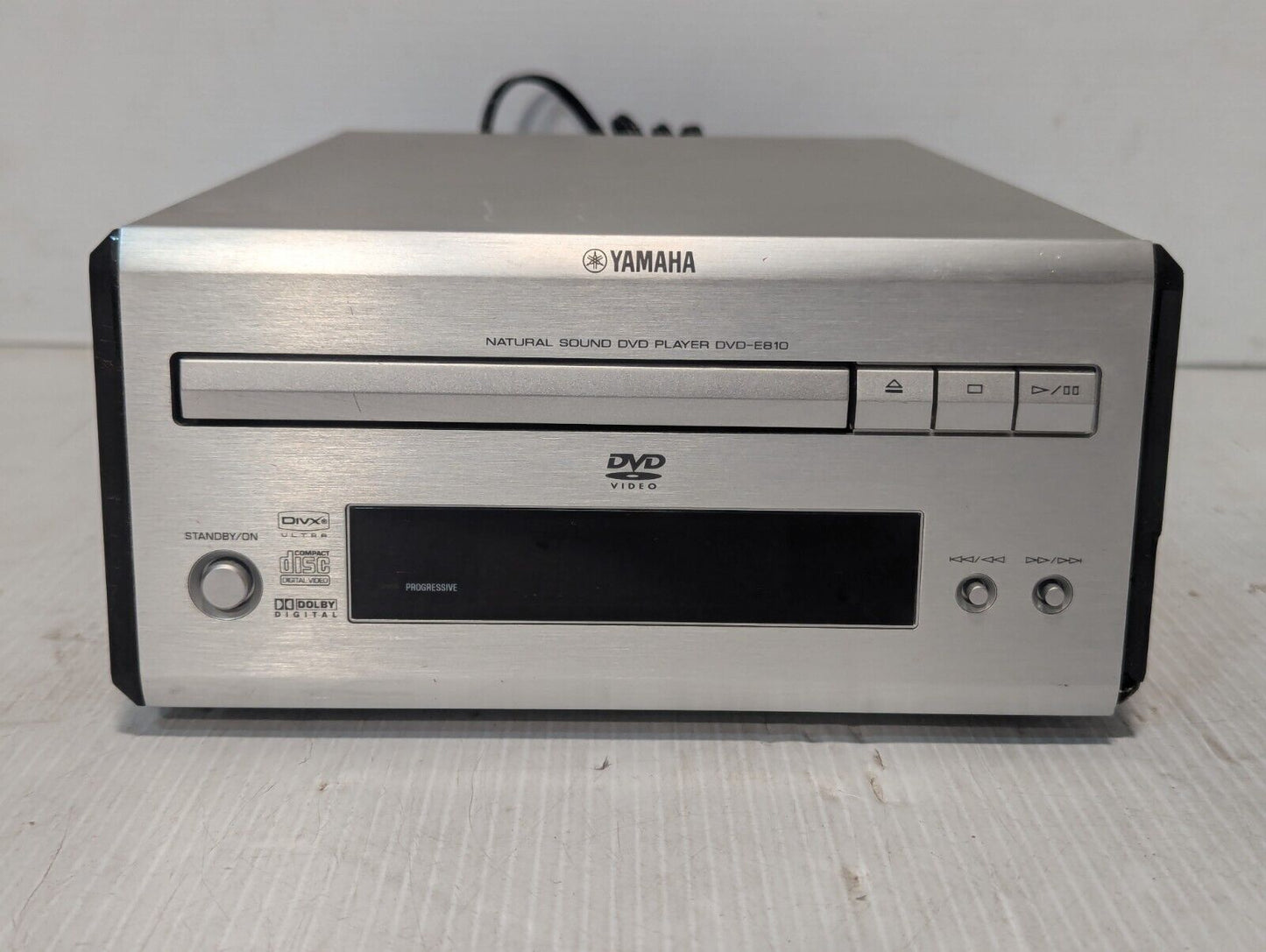 Yamaha DVD-E810 Progressive Scan DVD Player - Free Shipping