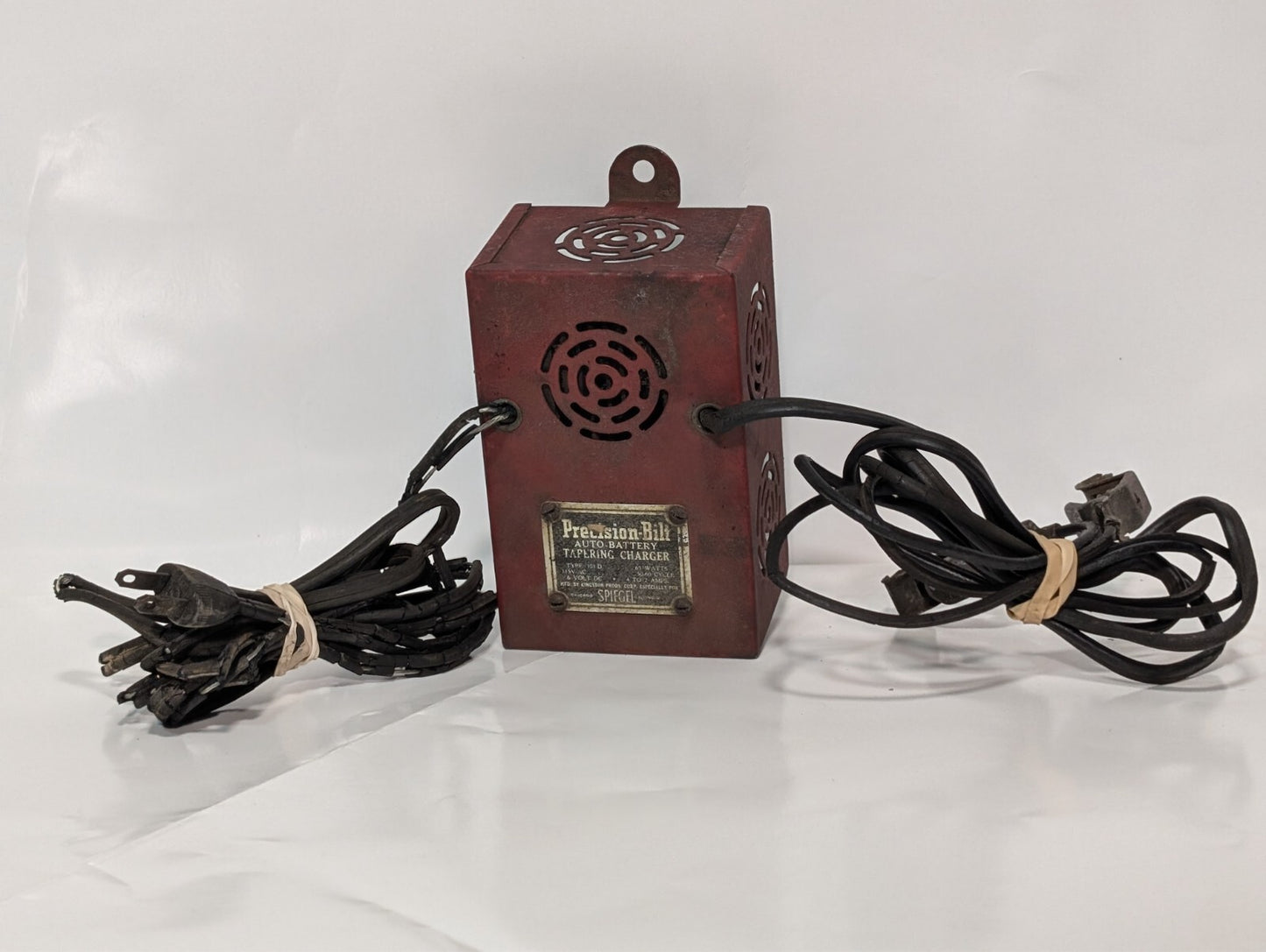 Vintage Precision-Bilt 101 D Auto-Battery Tapering Charger 115VAC 6VDC 2-4A