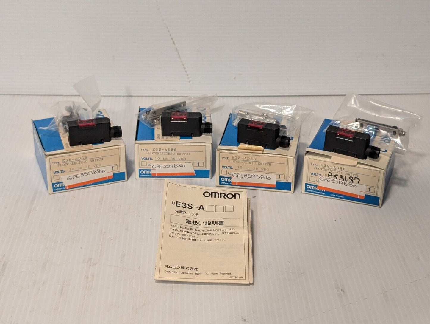 Omron E3S-AD86 Photoelectric Switch Sensor 10-30V DC - Free Shipping