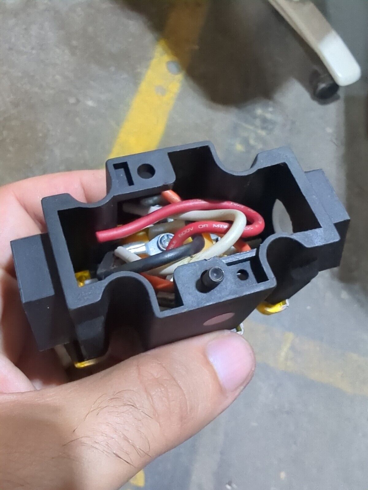 Metaris DG5S 8 33C TM FPA5WL B5 30 hydraulic directional control solenoid valve
