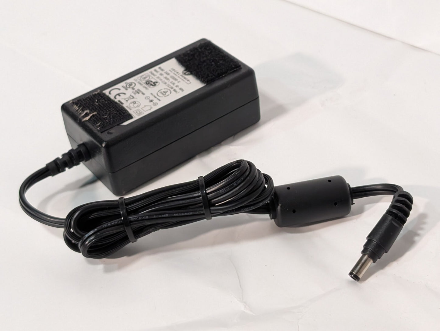Adder Adderview CATX1000 AVX1008 1x8 KVMA Switch with Power Supply