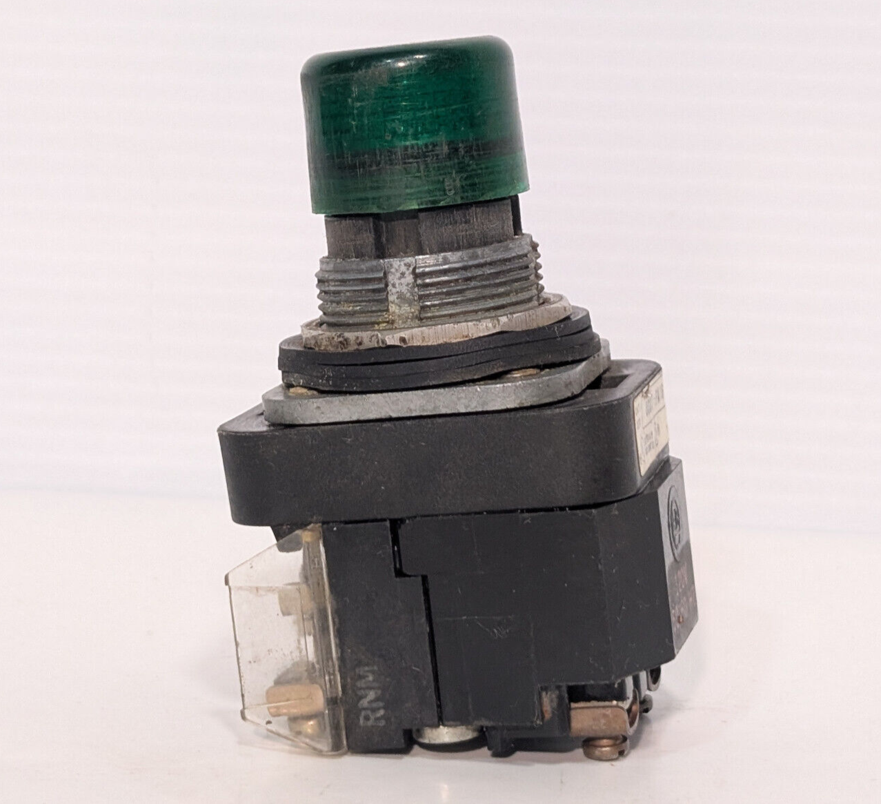 Allen Bradley 800T-PA16 Illuminated Push Button, 120V, Heavy Duty, Lamp Type 755