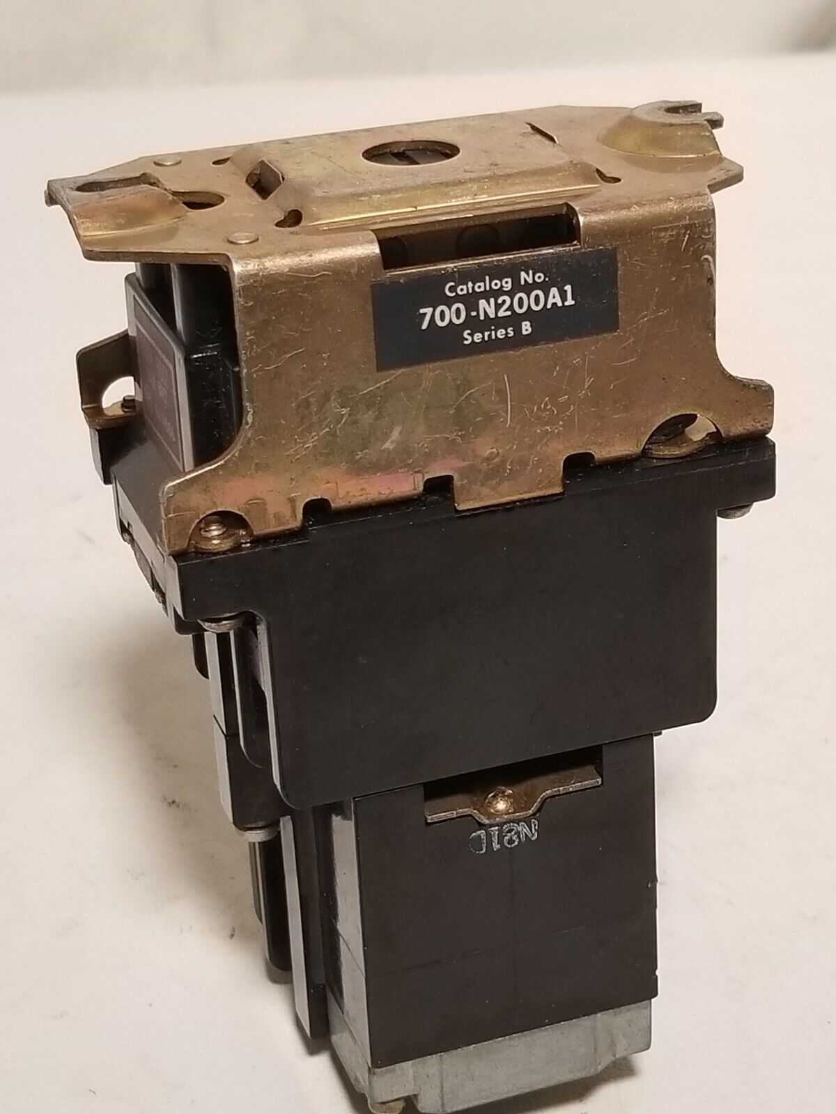 Allen Bradley 700-N200A1 Relay with 700-NT Timing Relay, 110/120VAC coil
