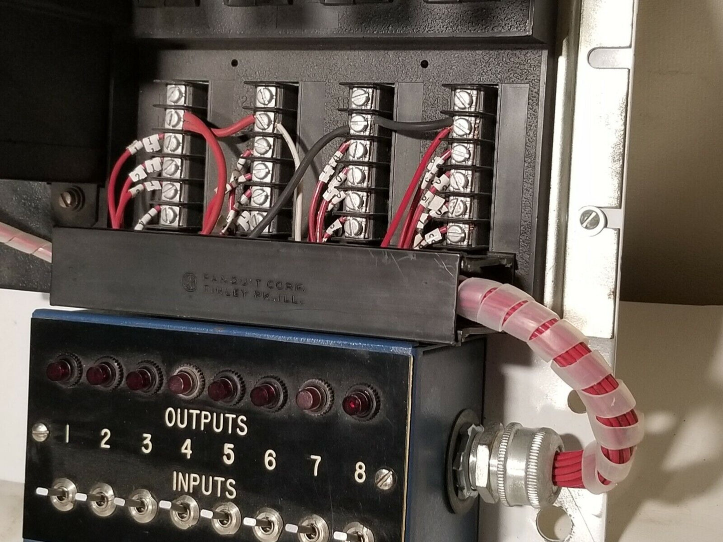 Square D SY/MAX 8020-SCP-311 model 300 processor with power supply and modules