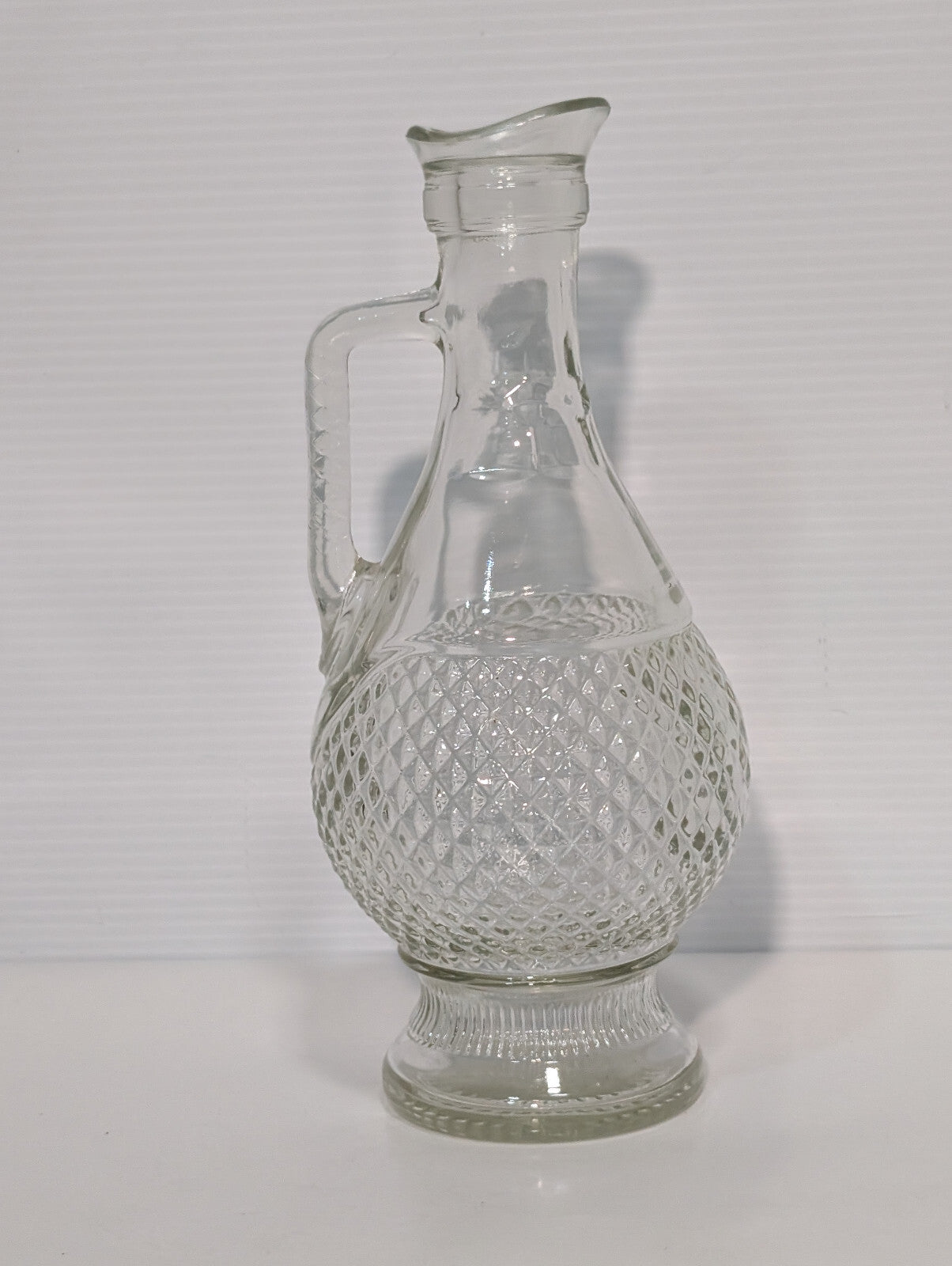 Vintage Mogen David 1976 Crystal Clear Glass Wine Decanter Vase Diamond Design