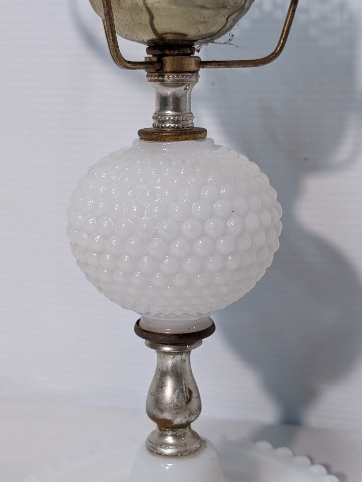 Vintage Mid-Century Modern Fenton White Milk Glass Hobnail Table Lamp