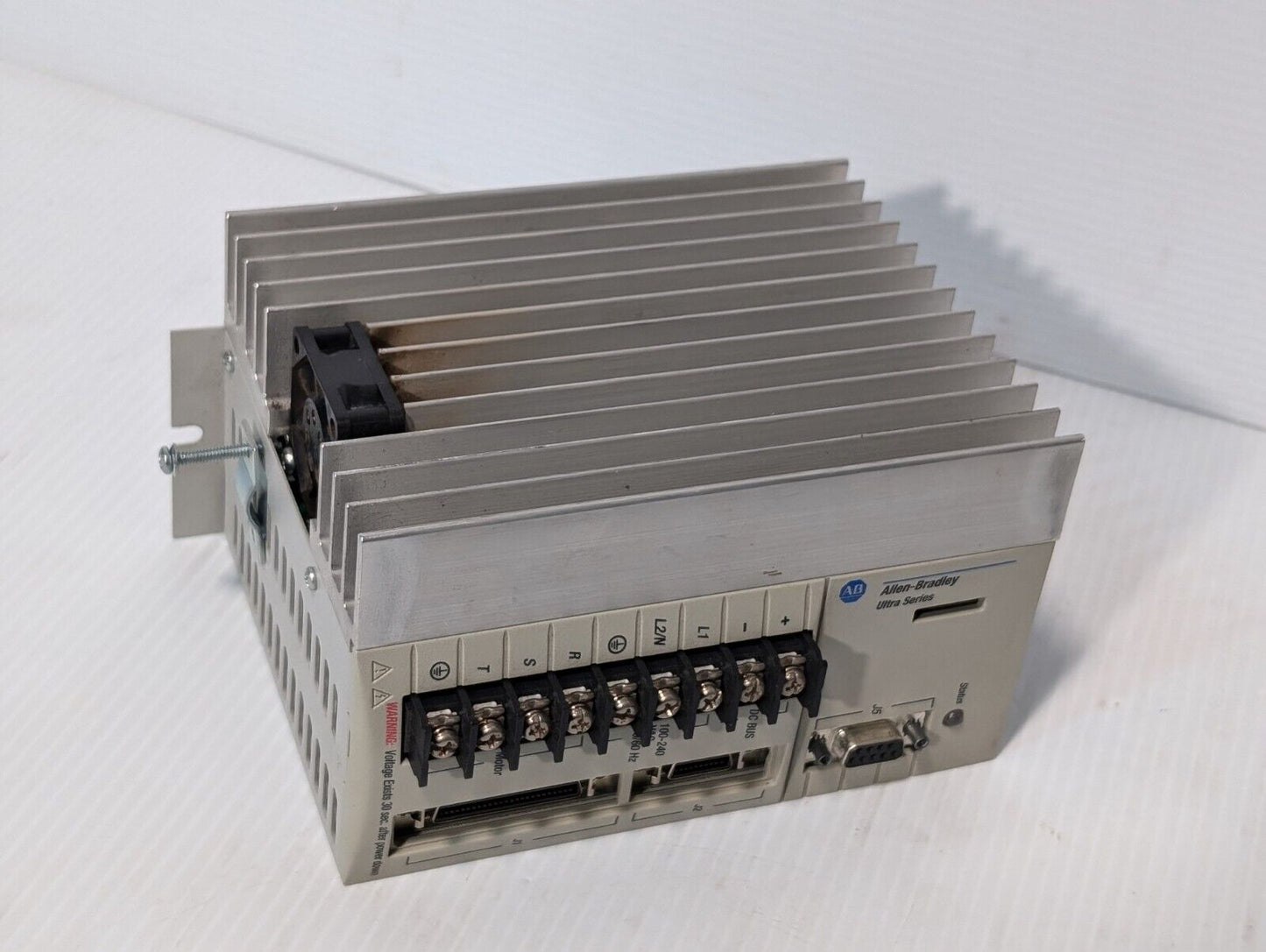 *Allen Bradley 1398-DDM-019 Servo Drive 100-240VAC 18 Amps RMS*