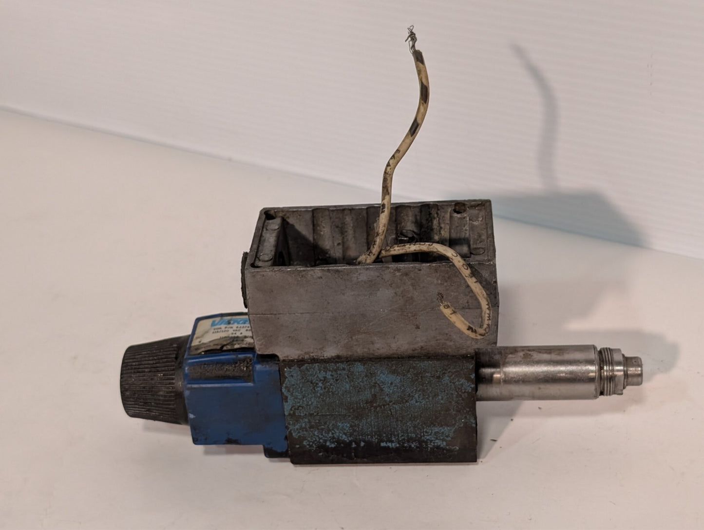 Vickers 633741 Solenoid Valve Coil on (Unidentifiable) Solenoid Valve