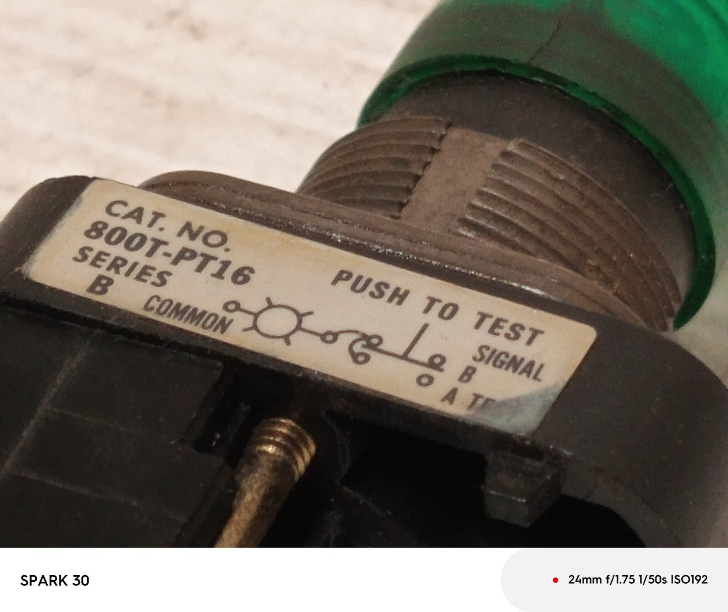 Allen Bradley 800T-PT16 Ser B Green Pushbutton Pilot Light 120V 800TPT16