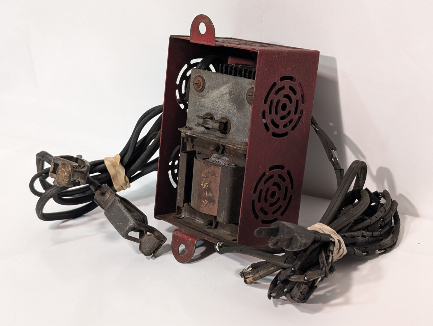 Vintage Precision-Bilt 101 D Auto-Battery Tapering Charger 115VAC 6VDC 2-4A