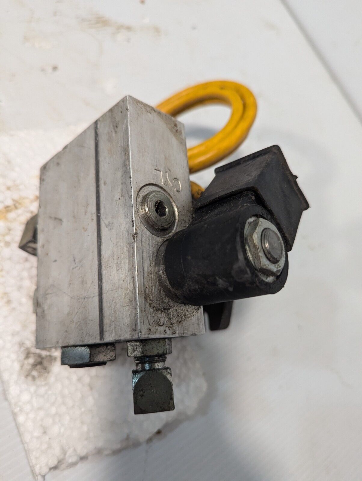 Vestil 02812P7063 B6 Hydraulic Motor F56Y FRAM - Free Shipping
