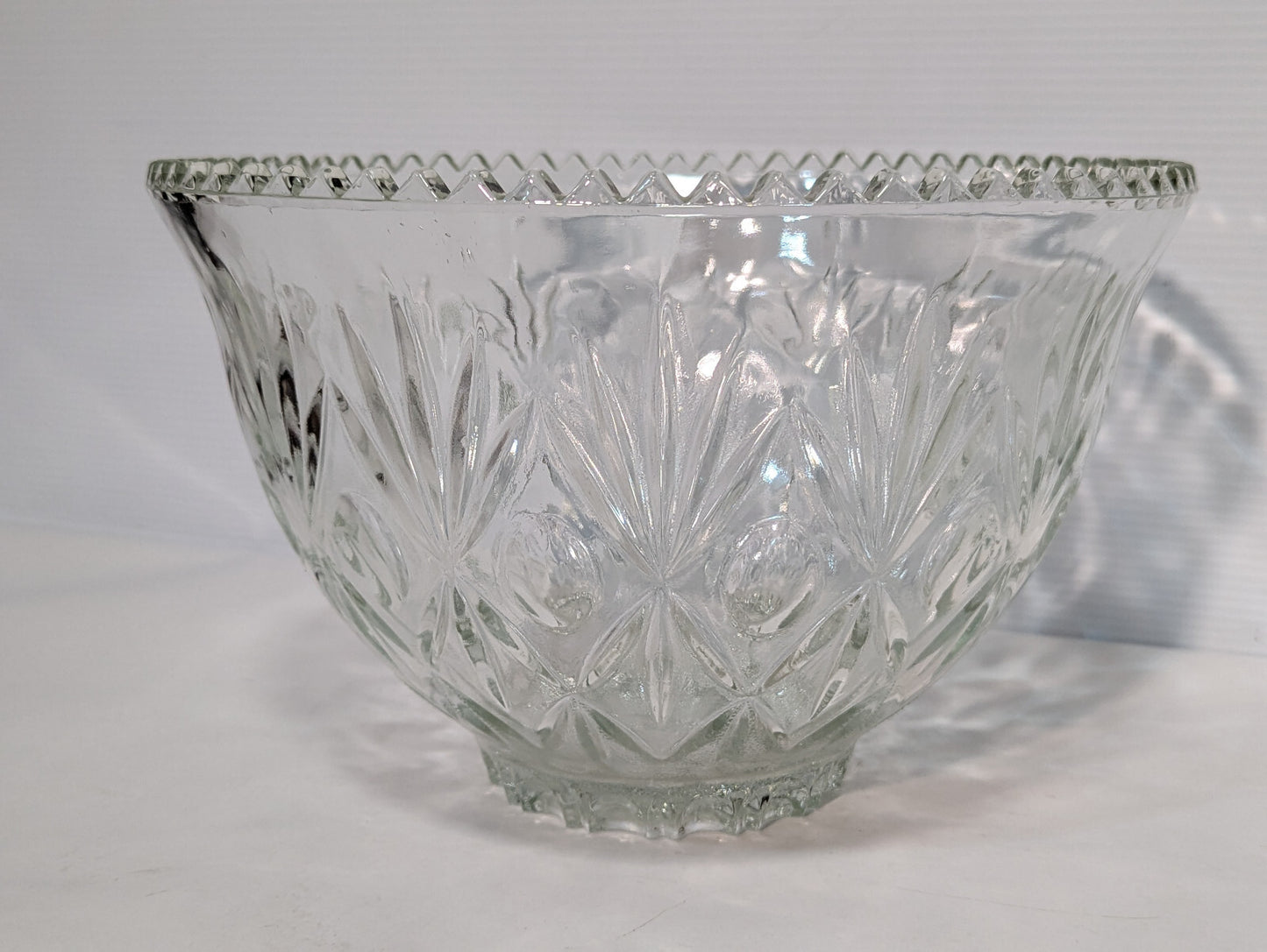 Vintage 14 Piece Crystal Clear Glass Star Scallop Party Punch Bowl Ladel Cup Set
