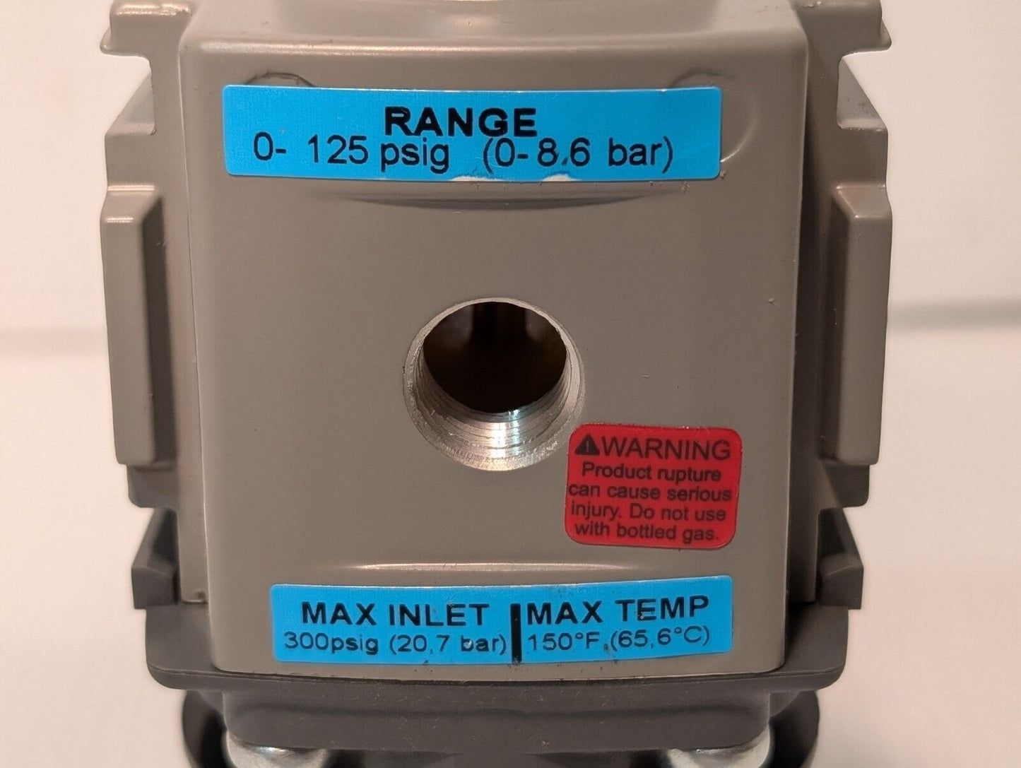 Wilkerson R18-04-F0G0B Air Pressure Regulator w/Pressure Gauge - Free Shipping